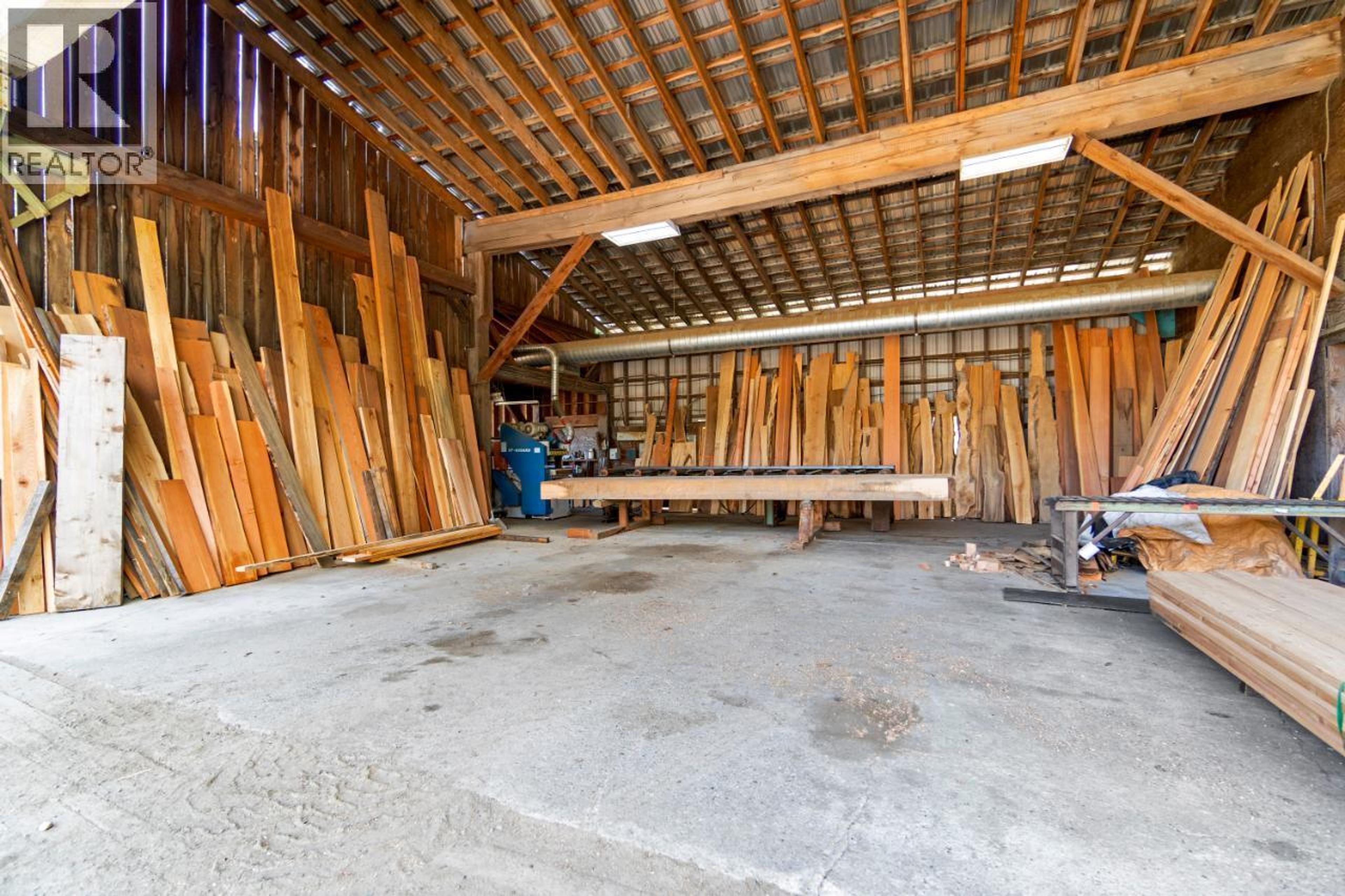 209 LARDEAU RIVER ROAD - 25