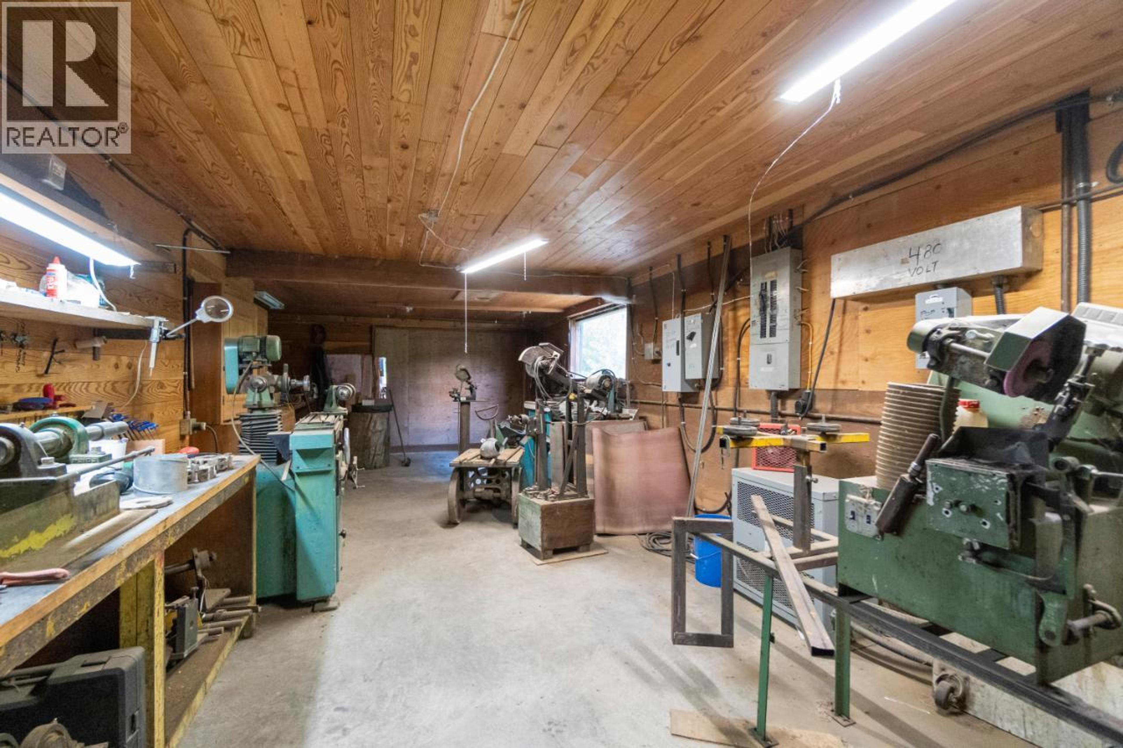 209 LARDEAU RIVER ROAD - 29