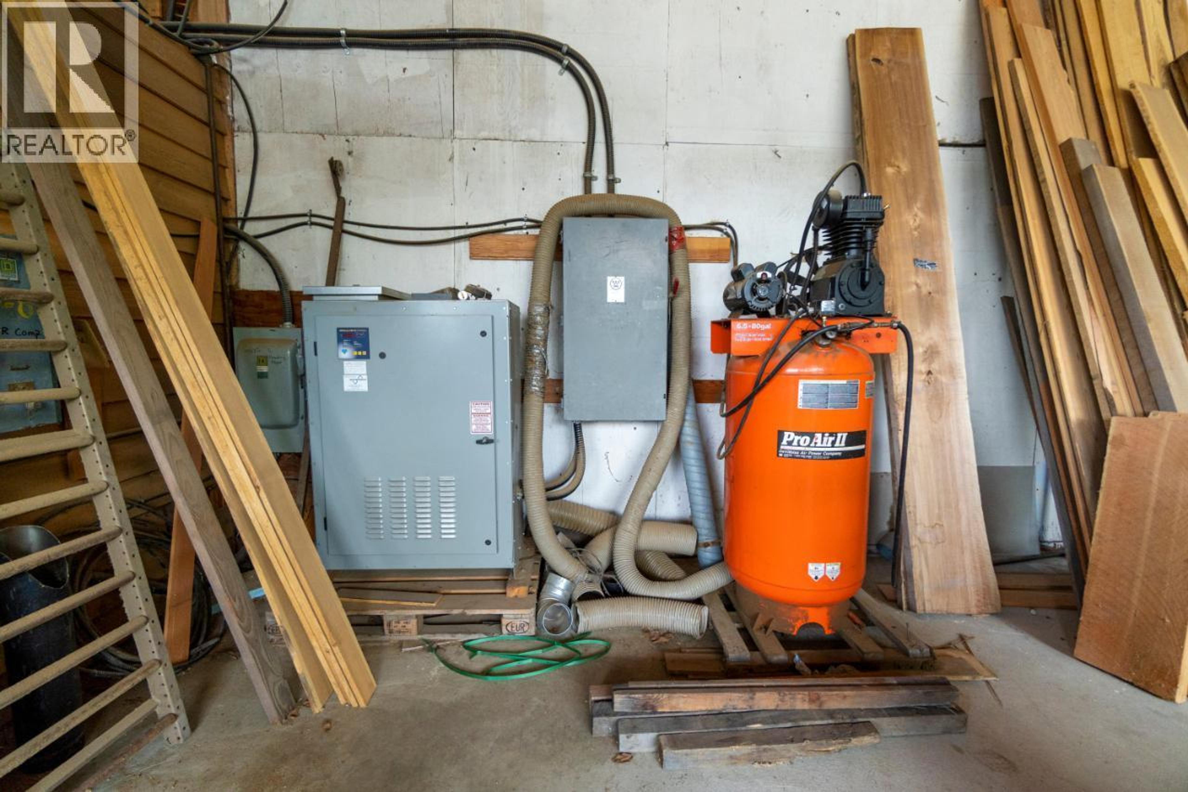 209 LARDEAU RIVER ROAD - 34