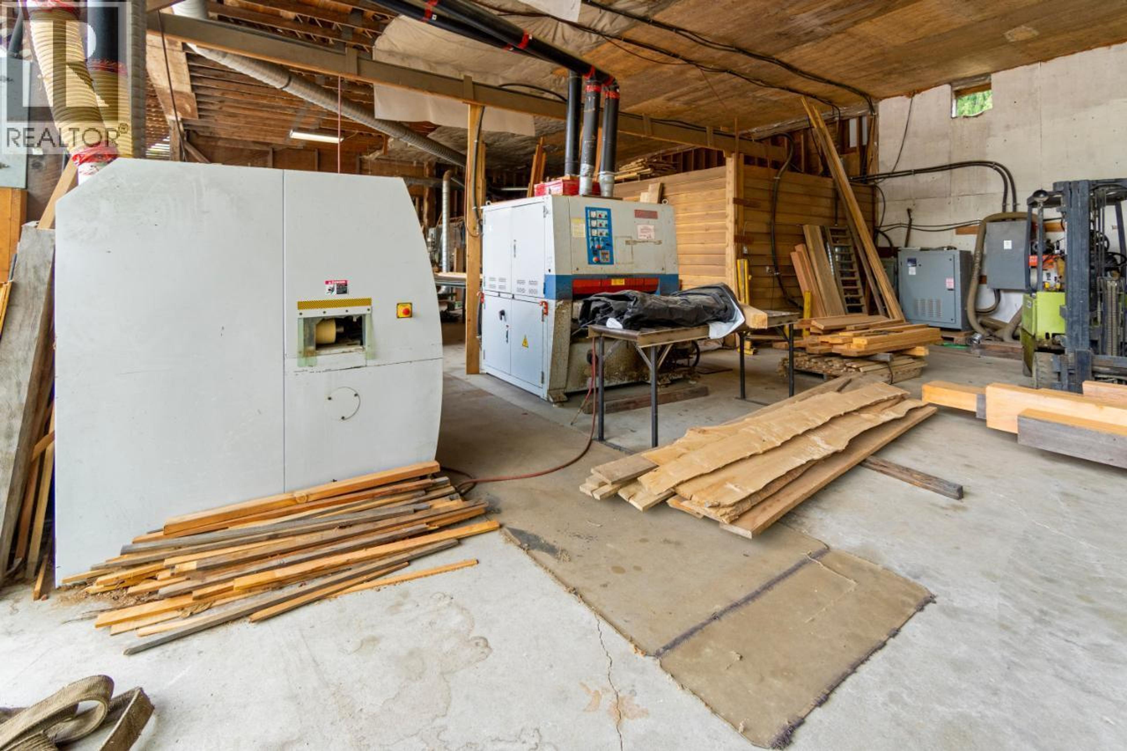 209 LARDEAU RIVER ROAD - 35