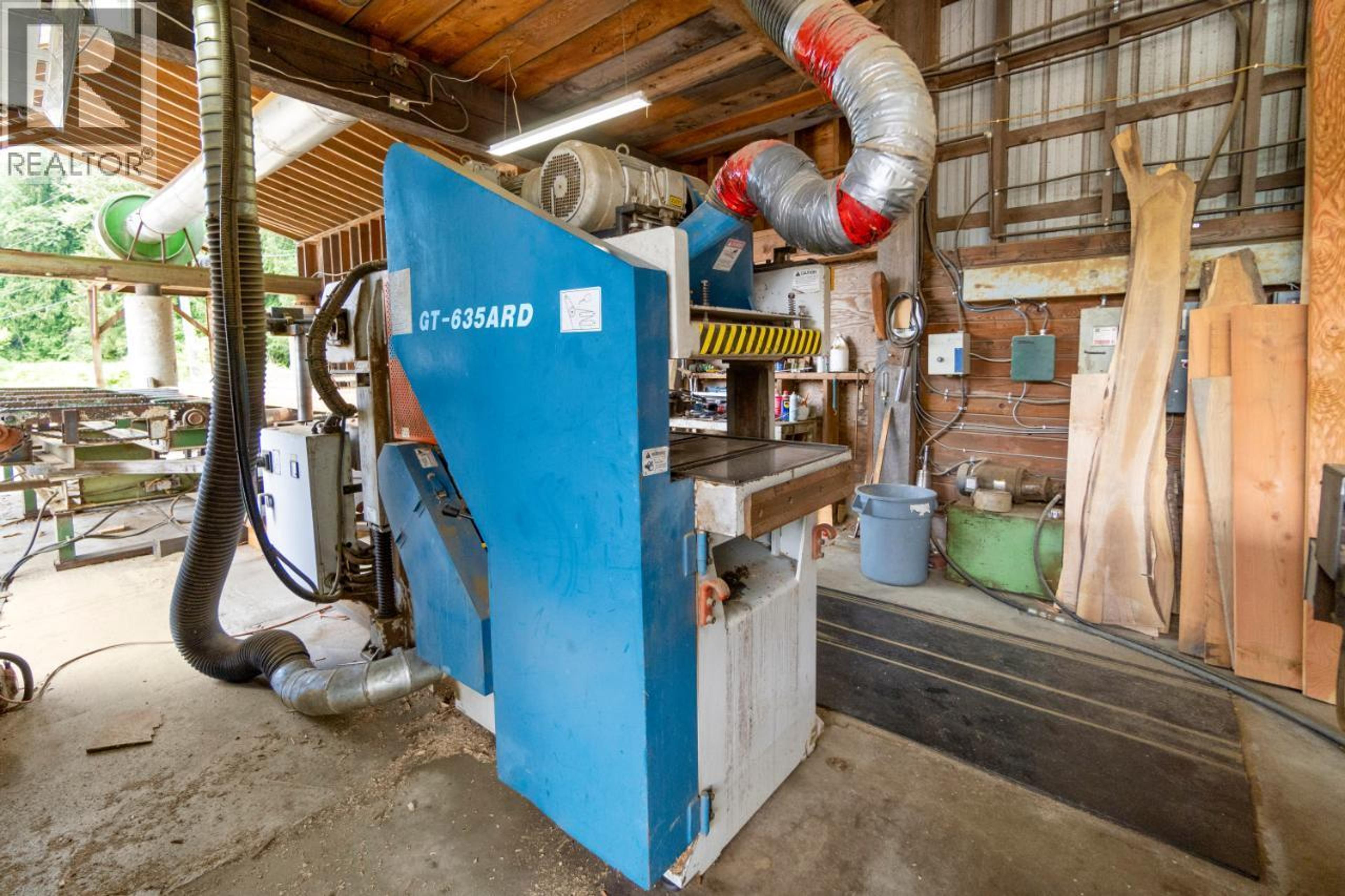 209 LARDEAU RIVER ROAD - 37