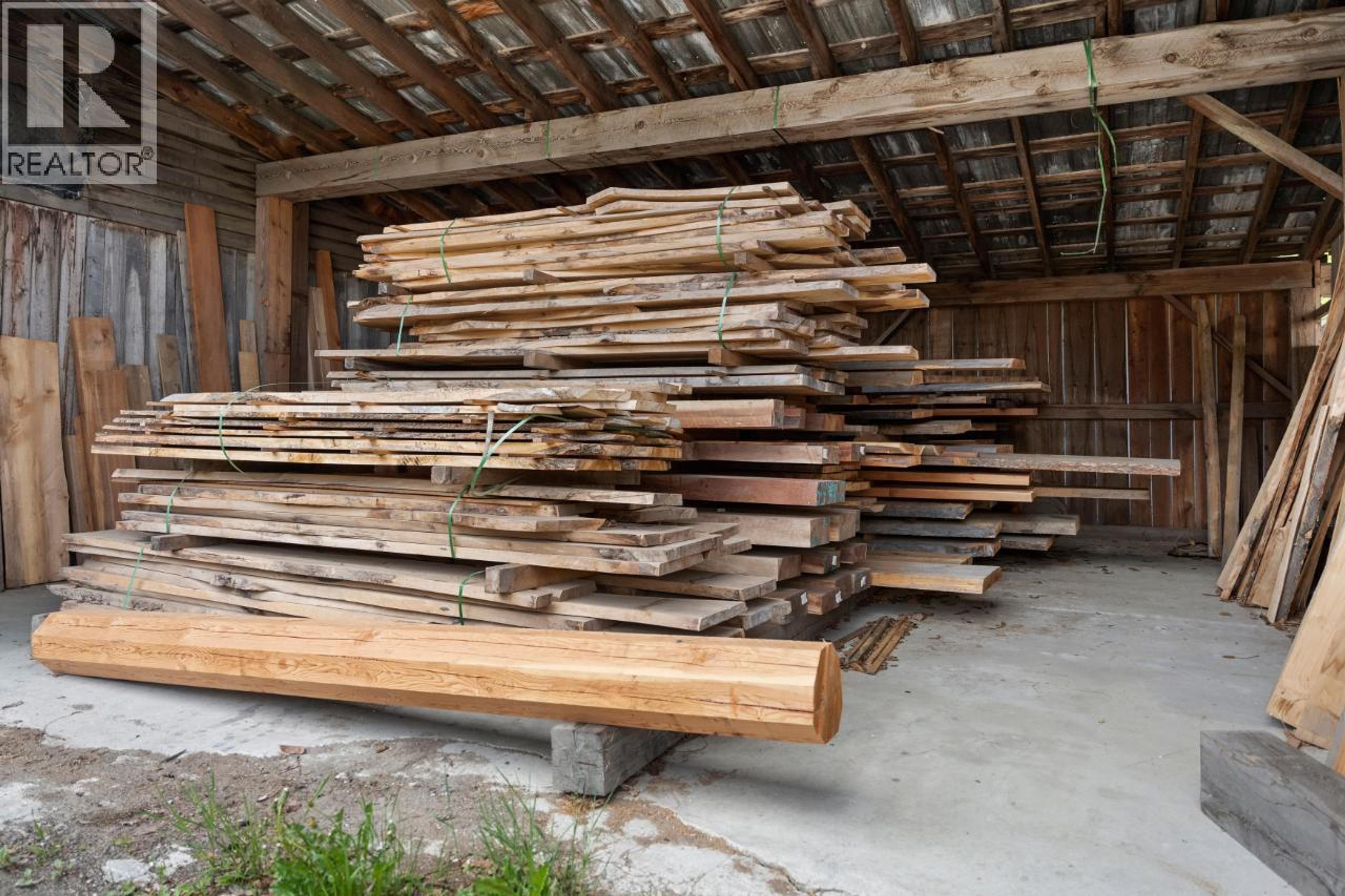 209 LARDEAU RIVER ROAD - 40