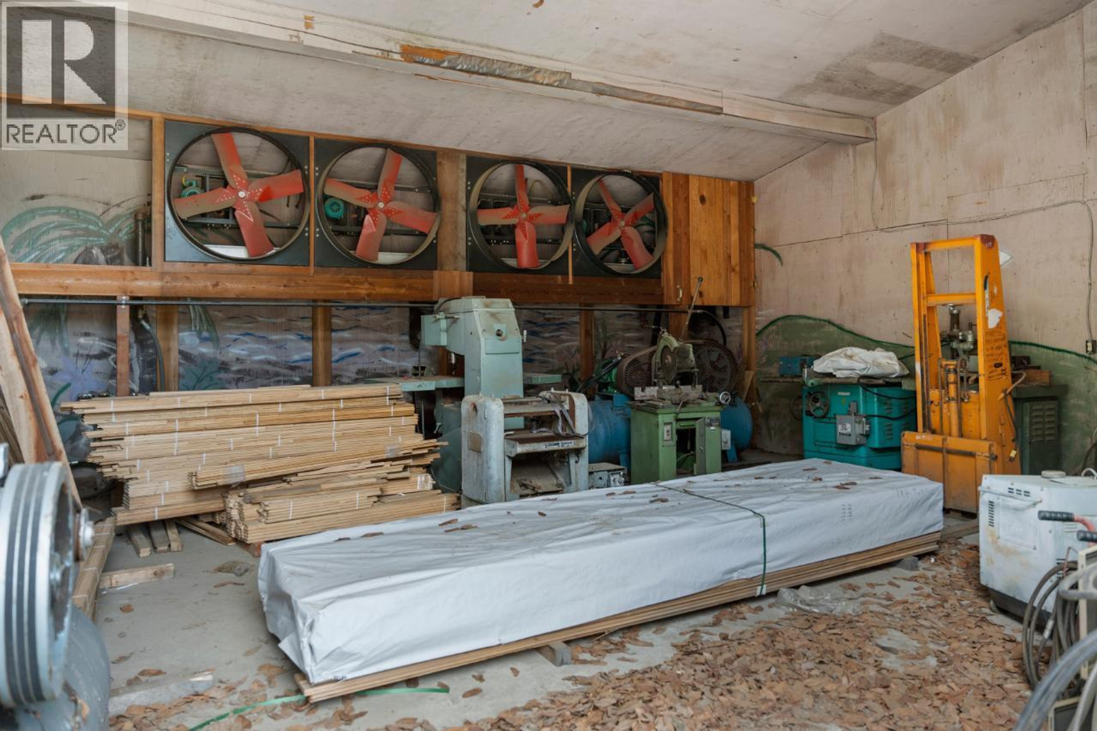 209 LARDEAU RIVER ROAD - 41