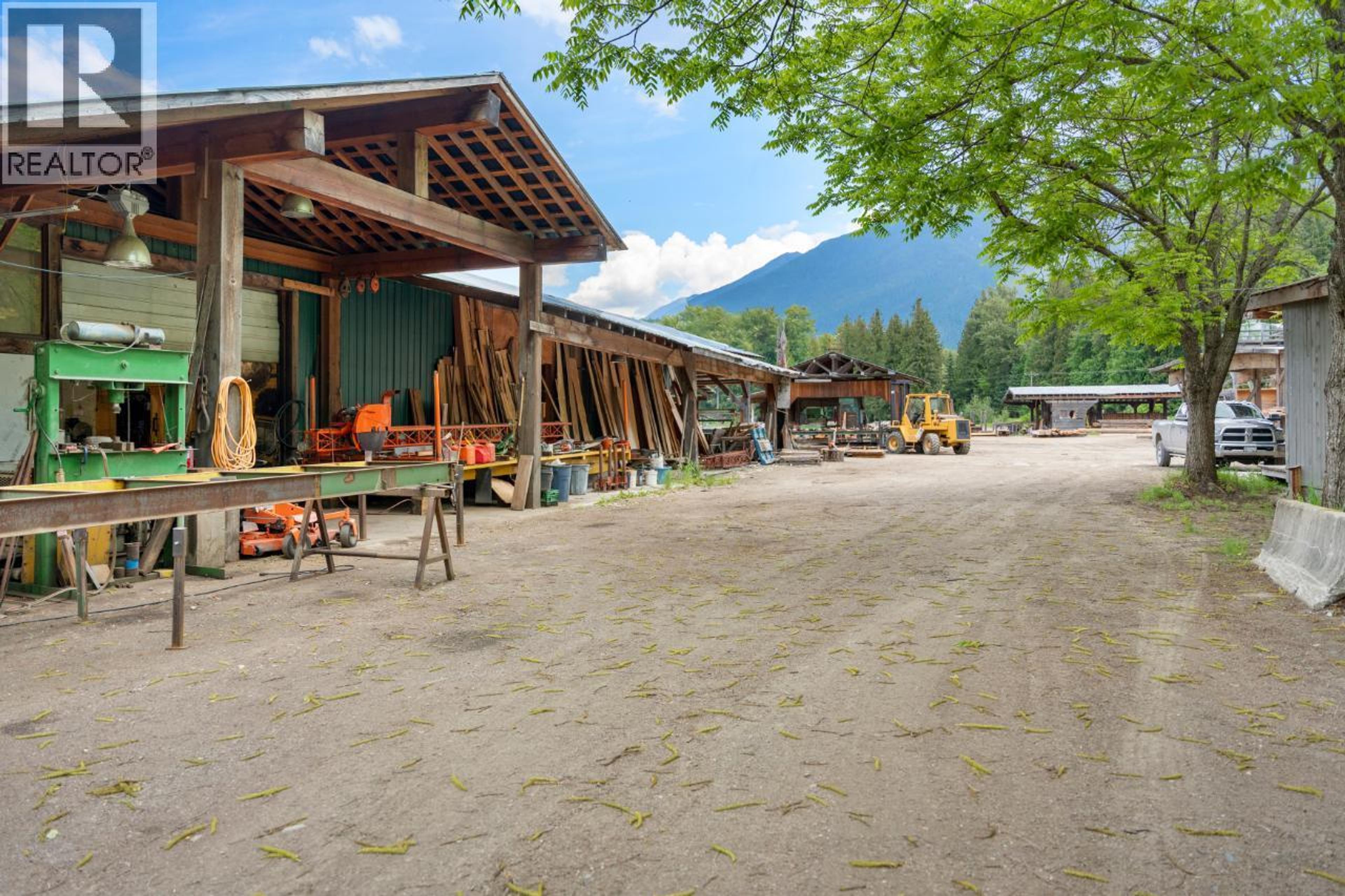 209 LARDEAU RIVER ROAD - 45