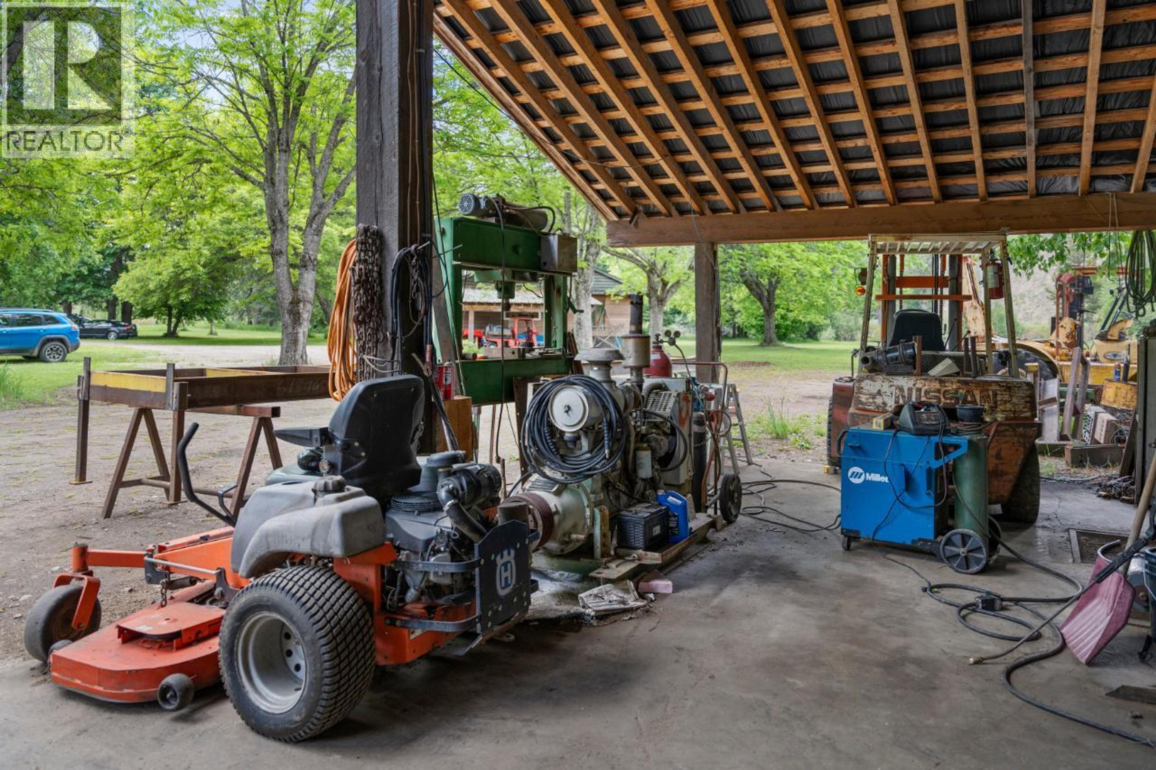 209 LARDEAU RIVER ROAD - 46