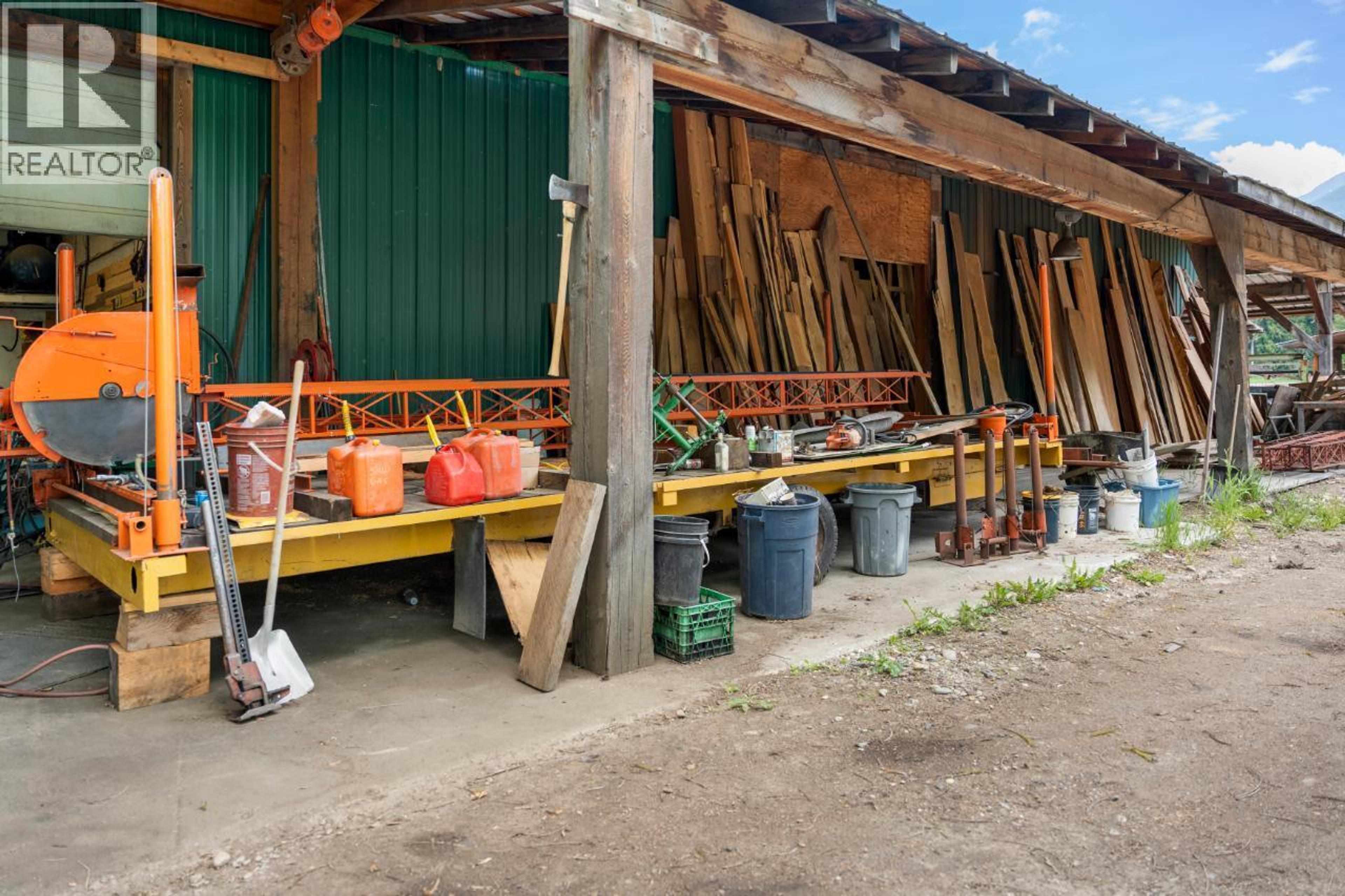 209 LARDEAU RIVER ROAD - 47