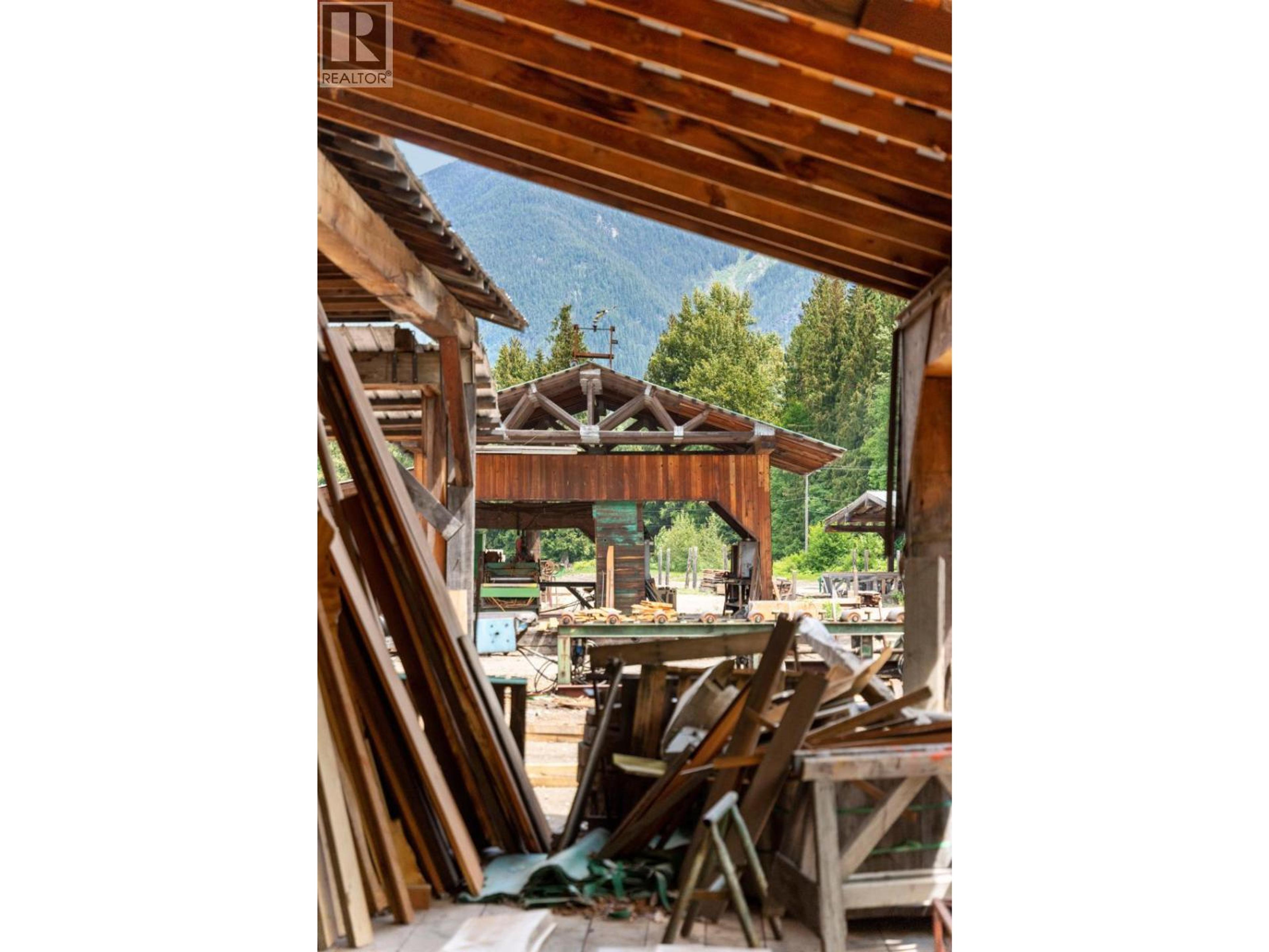 209 LARDEAU RIVER ROAD - 49