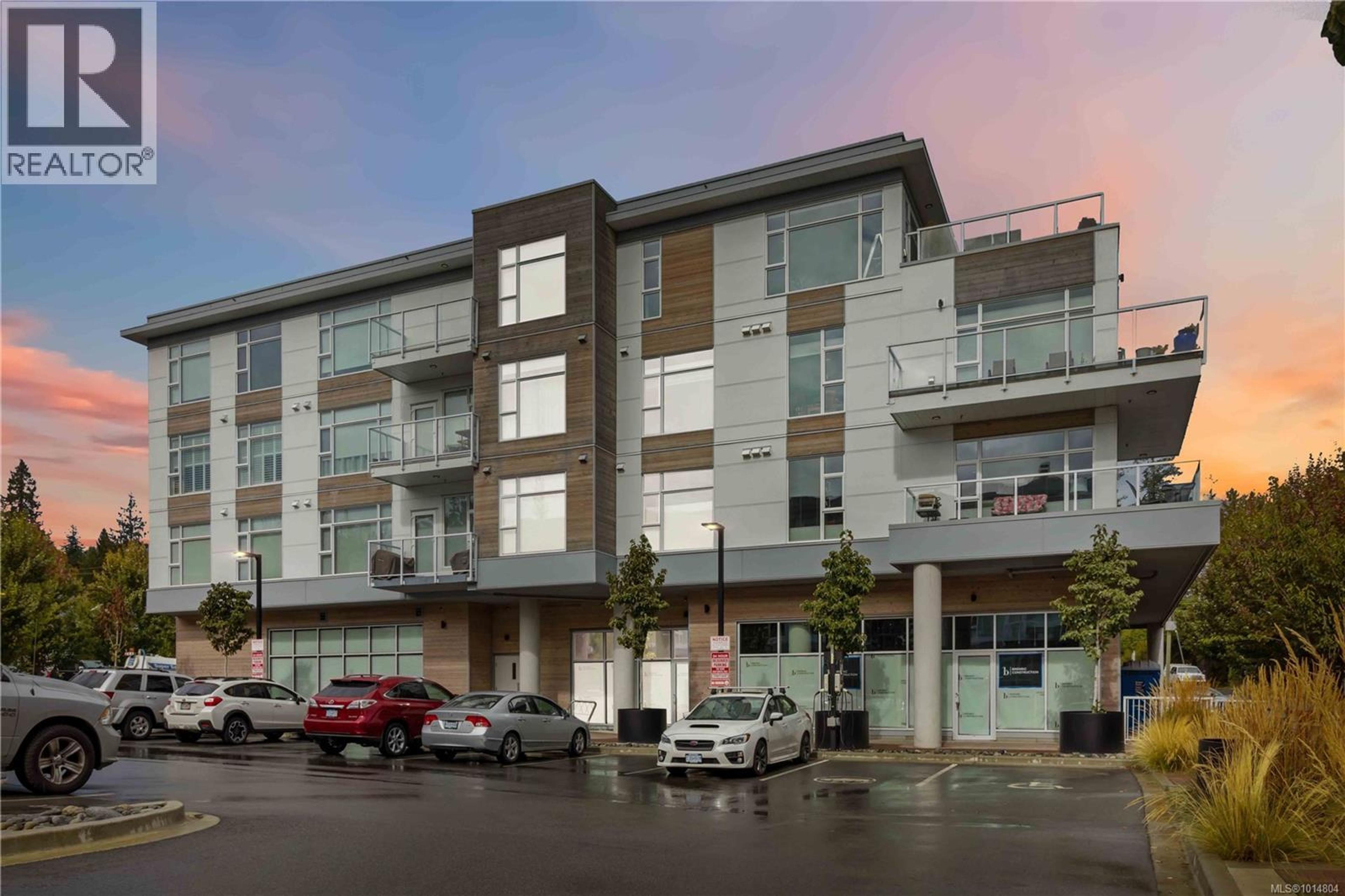 5122 Cordova Bay Rd, Saanich - Exteriors - Photo 1