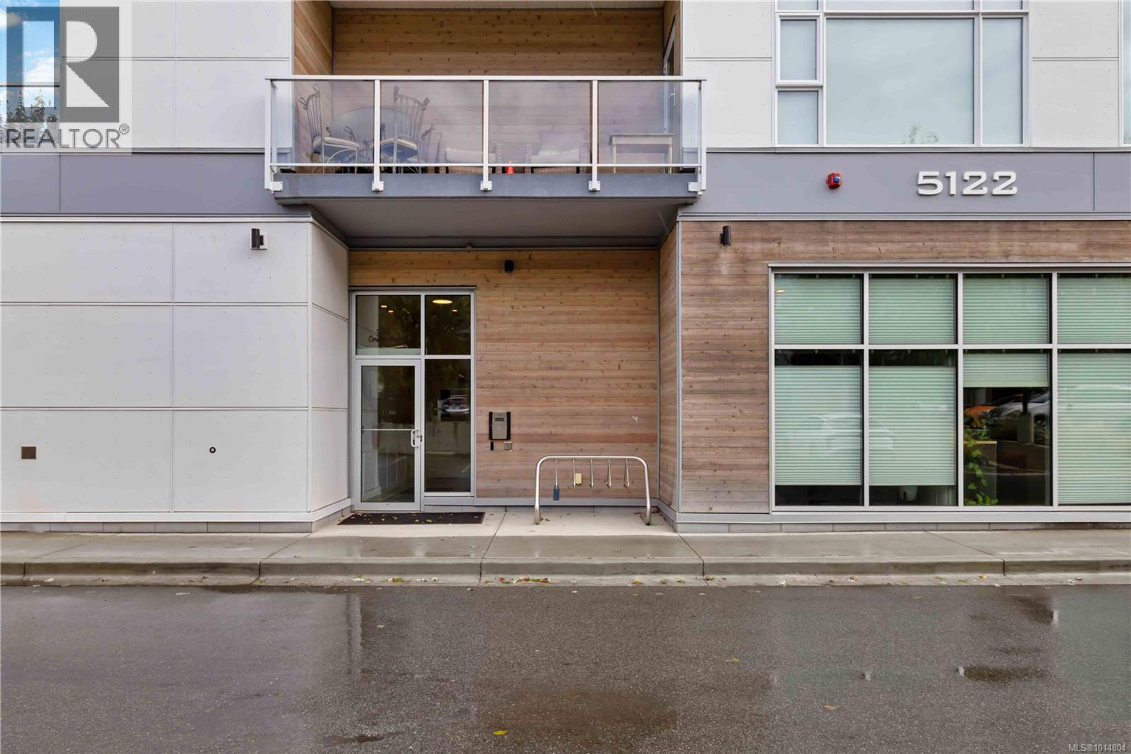 5122 Cordova Bay Rd, Saanich - Exteriors - Photo 3