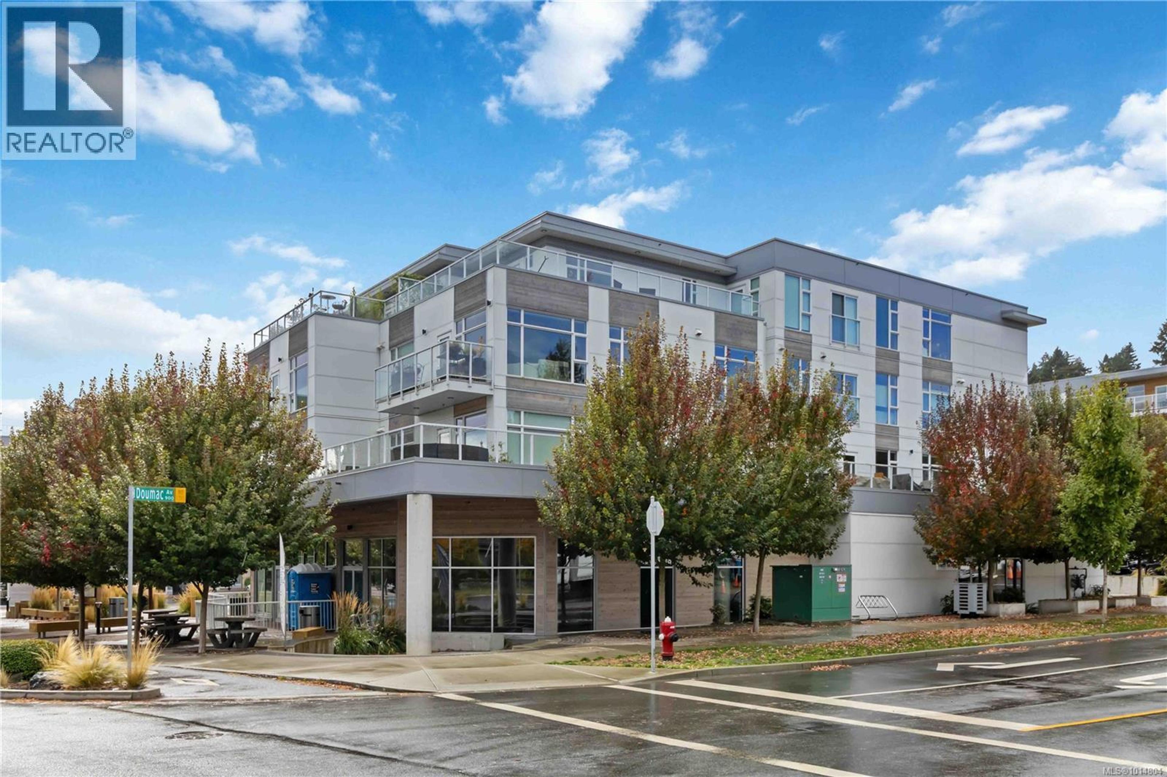 5122 Cordova Bay Rd, Saanich - Exteriors - Photo 6