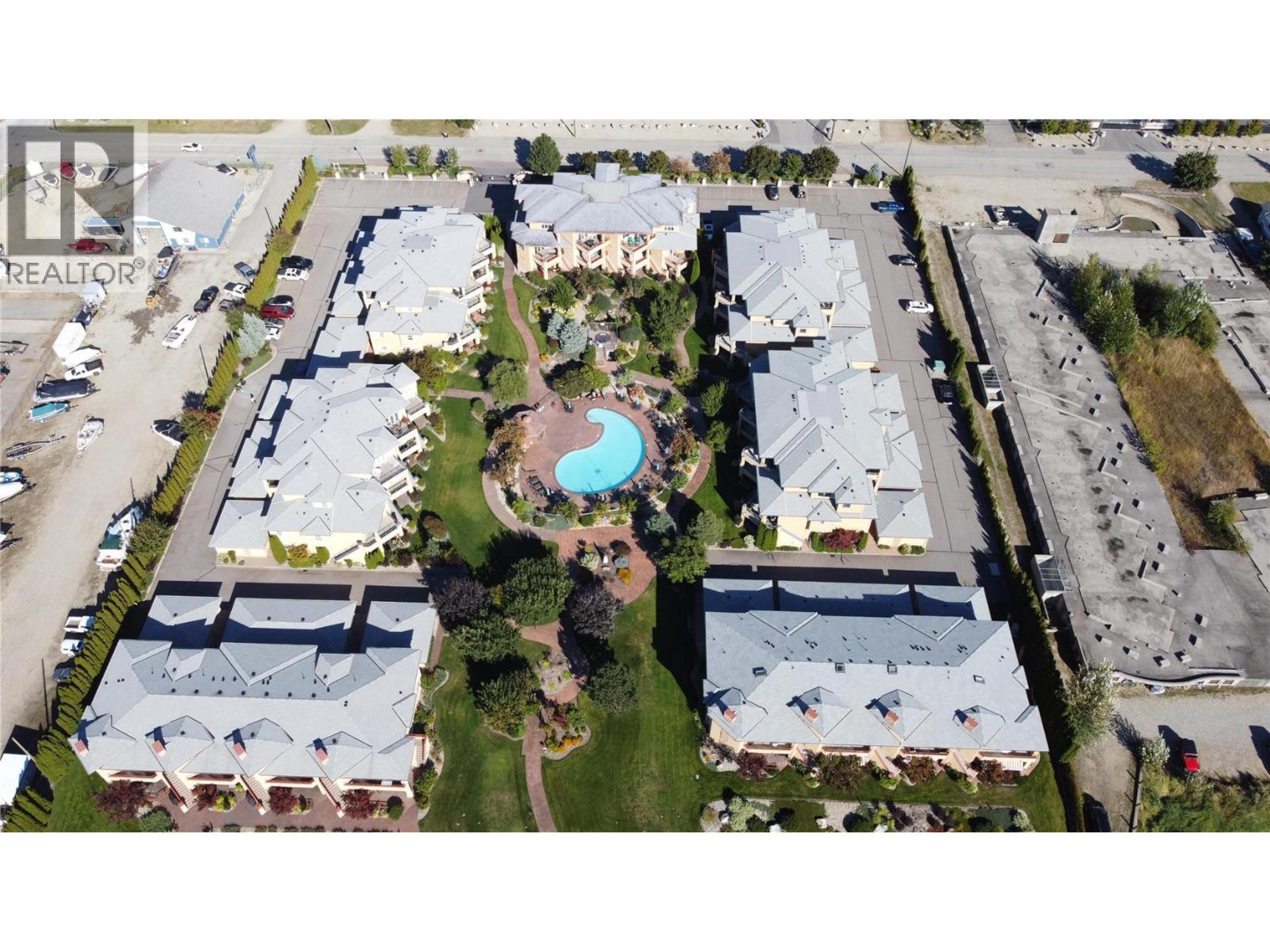 714 Riverside Avenue, Sicamous - Exteriors - Full Complex View, Drone/Aerial View - Photo 5