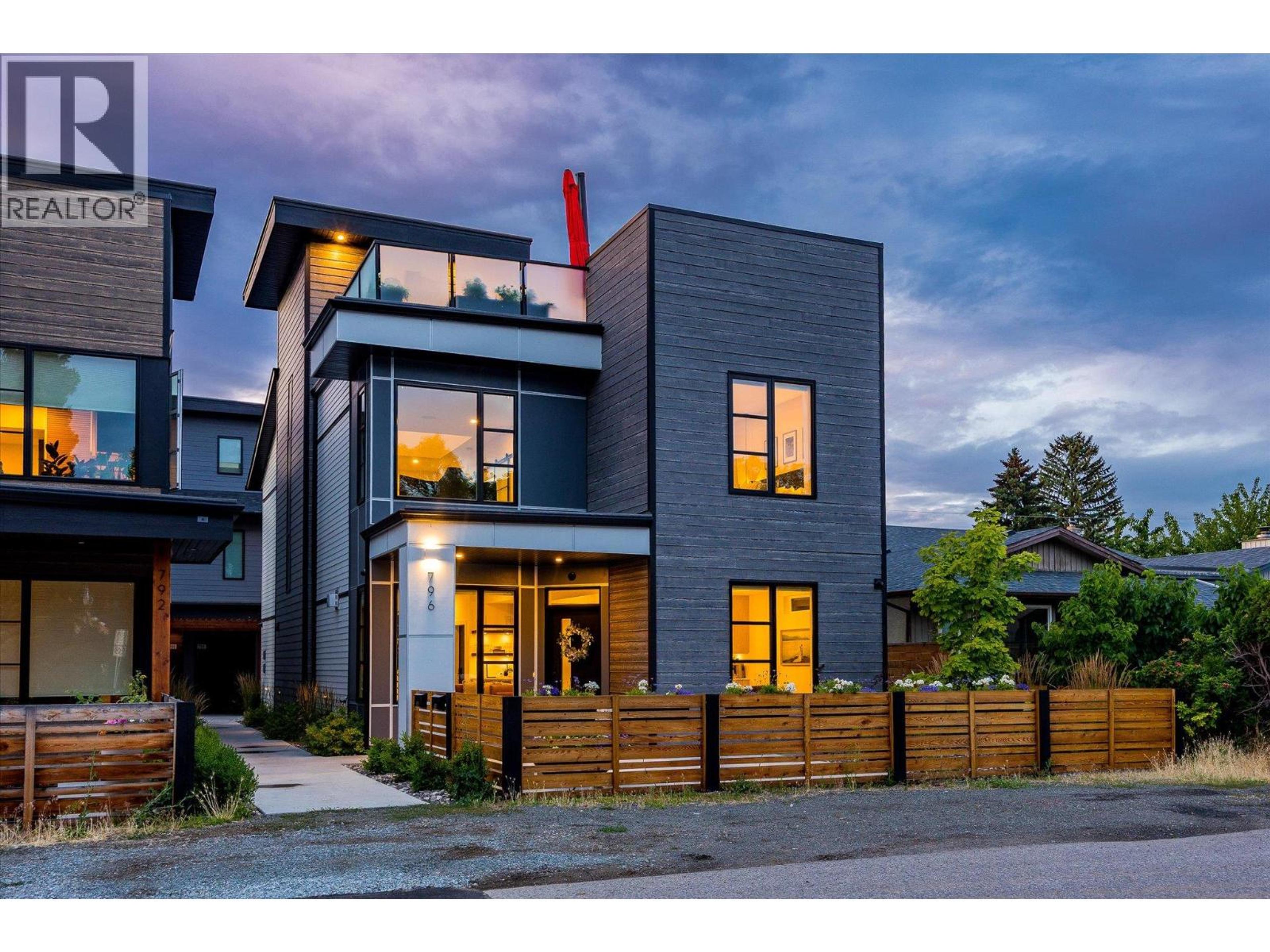 796 Wardlaw Avenue, Kelowna - Exteriors - Full Complex View - Photo 1