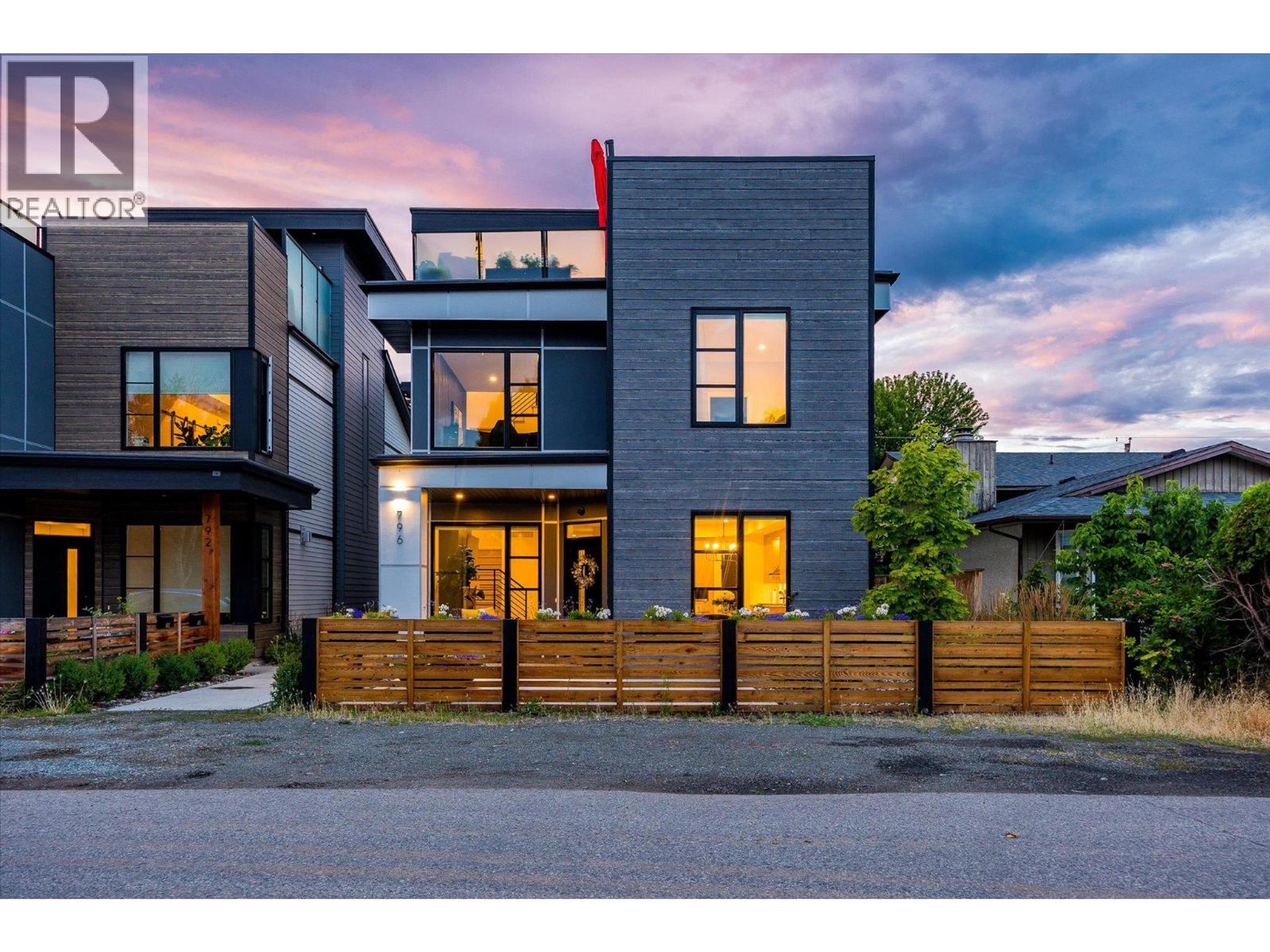 796 Wardlaw Avenue, Kelowna - Exteriors - Full Complex View - Photo 3