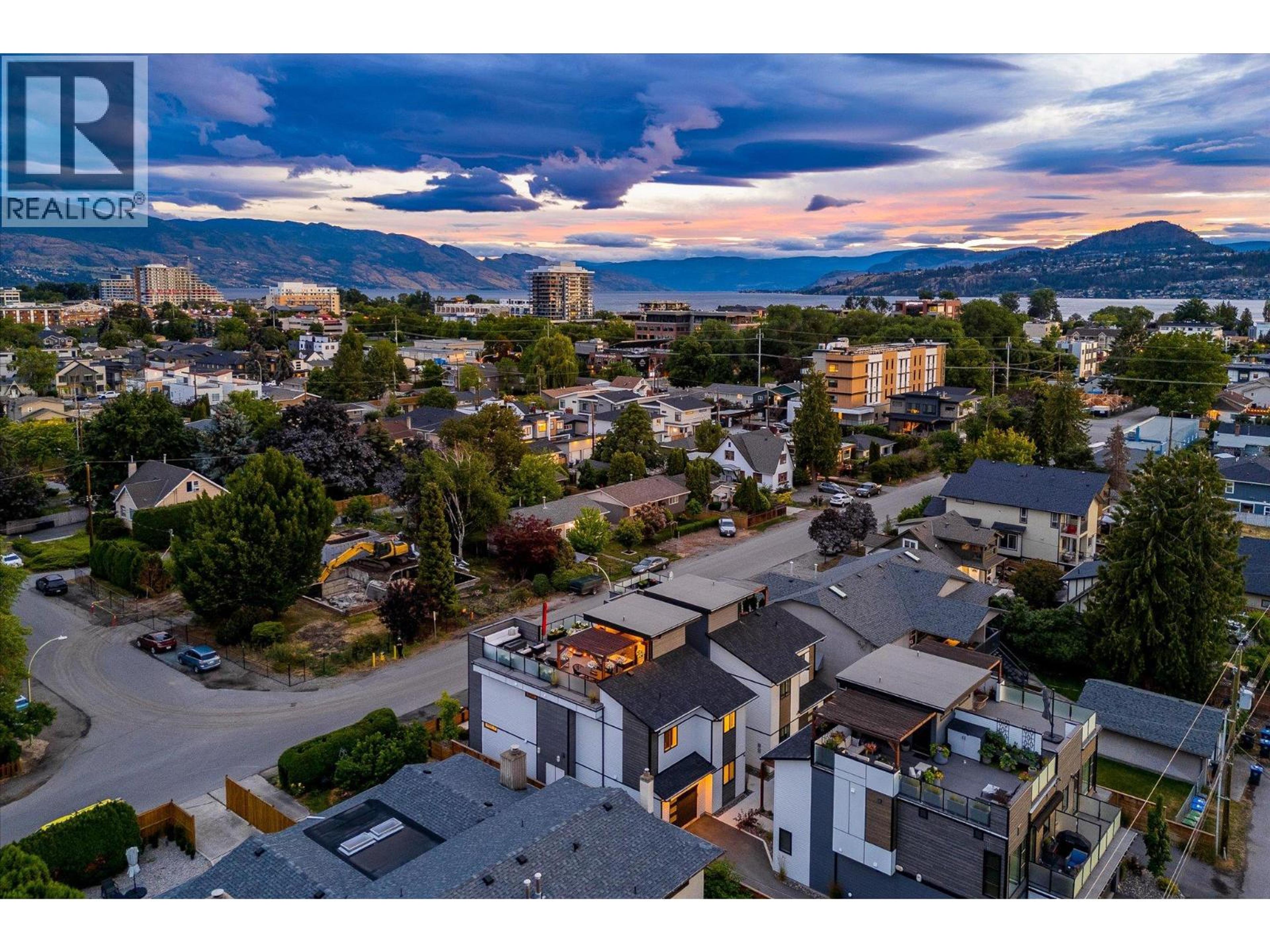 796 Wardlaw Avenue, Kelowna - Exteriors - Full Complex View, Drone/Aerial View - Photo 10