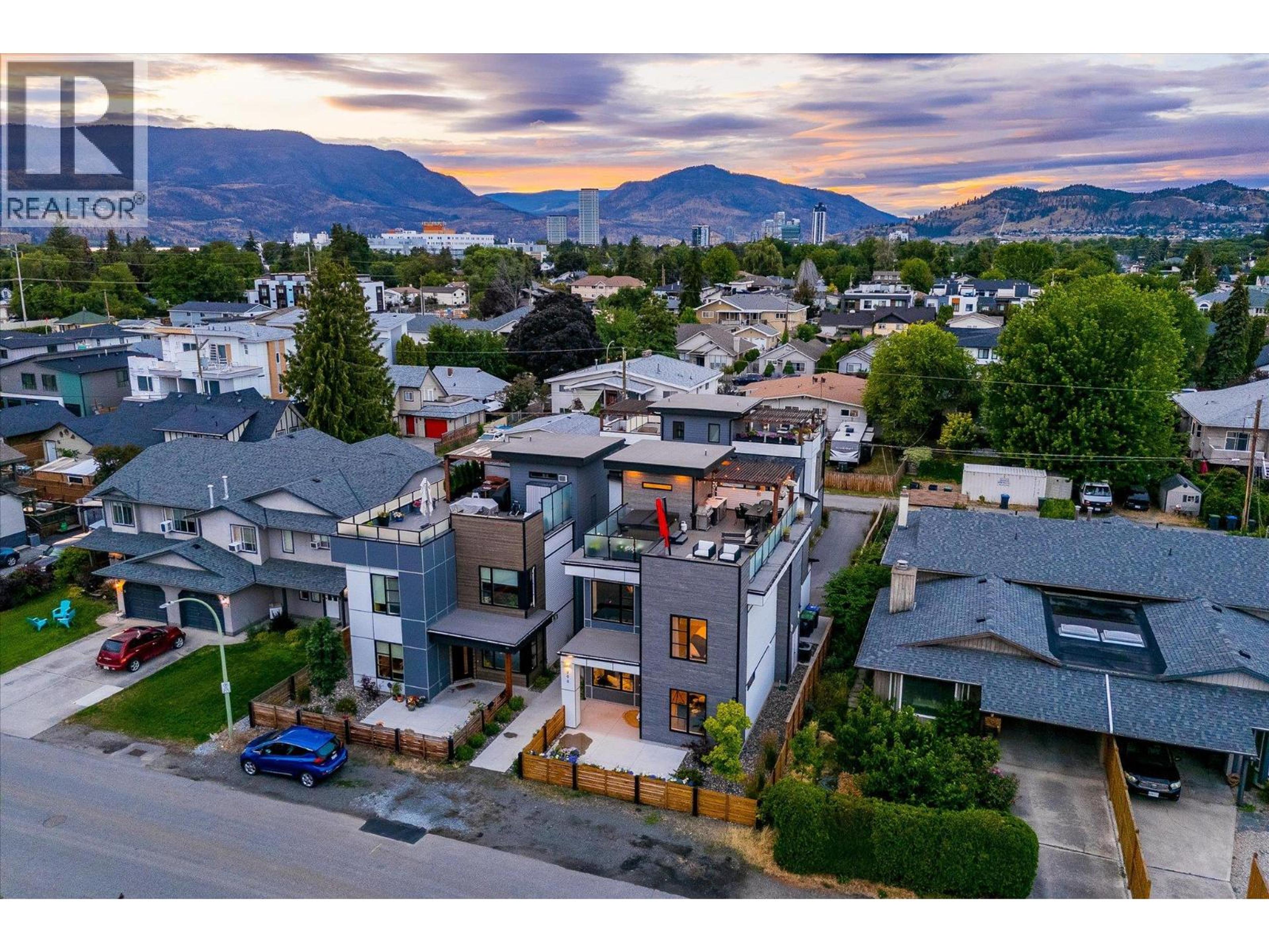 796 Wardlaw Avenue, Kelowna - Exteriors - Full Complex View, Drone/Aerial View - Photo 12