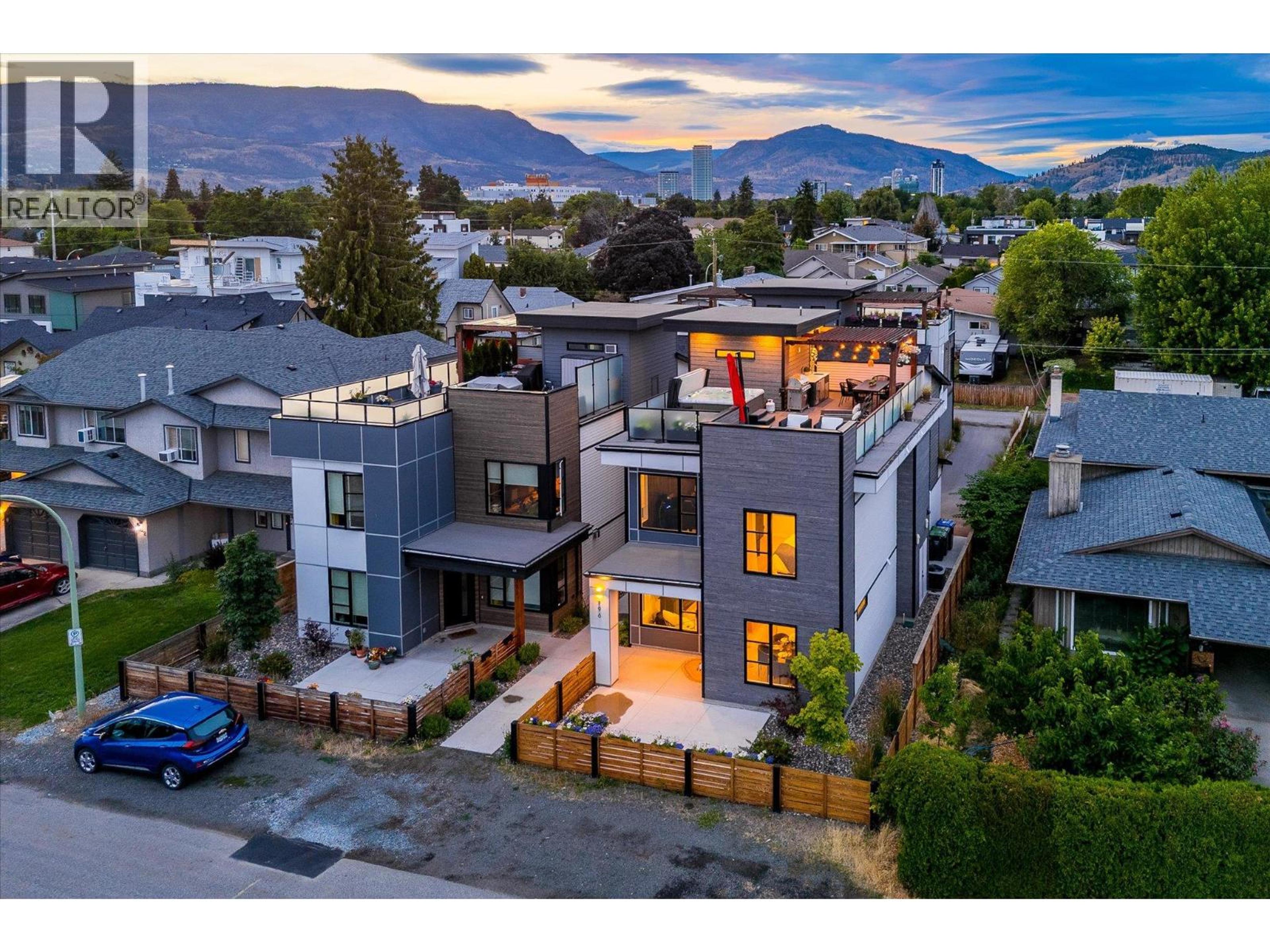 796 Wardlaw Avenue, Kelowna - Exteriors - Full Complex View, Drone/Aerial View - Photo 14