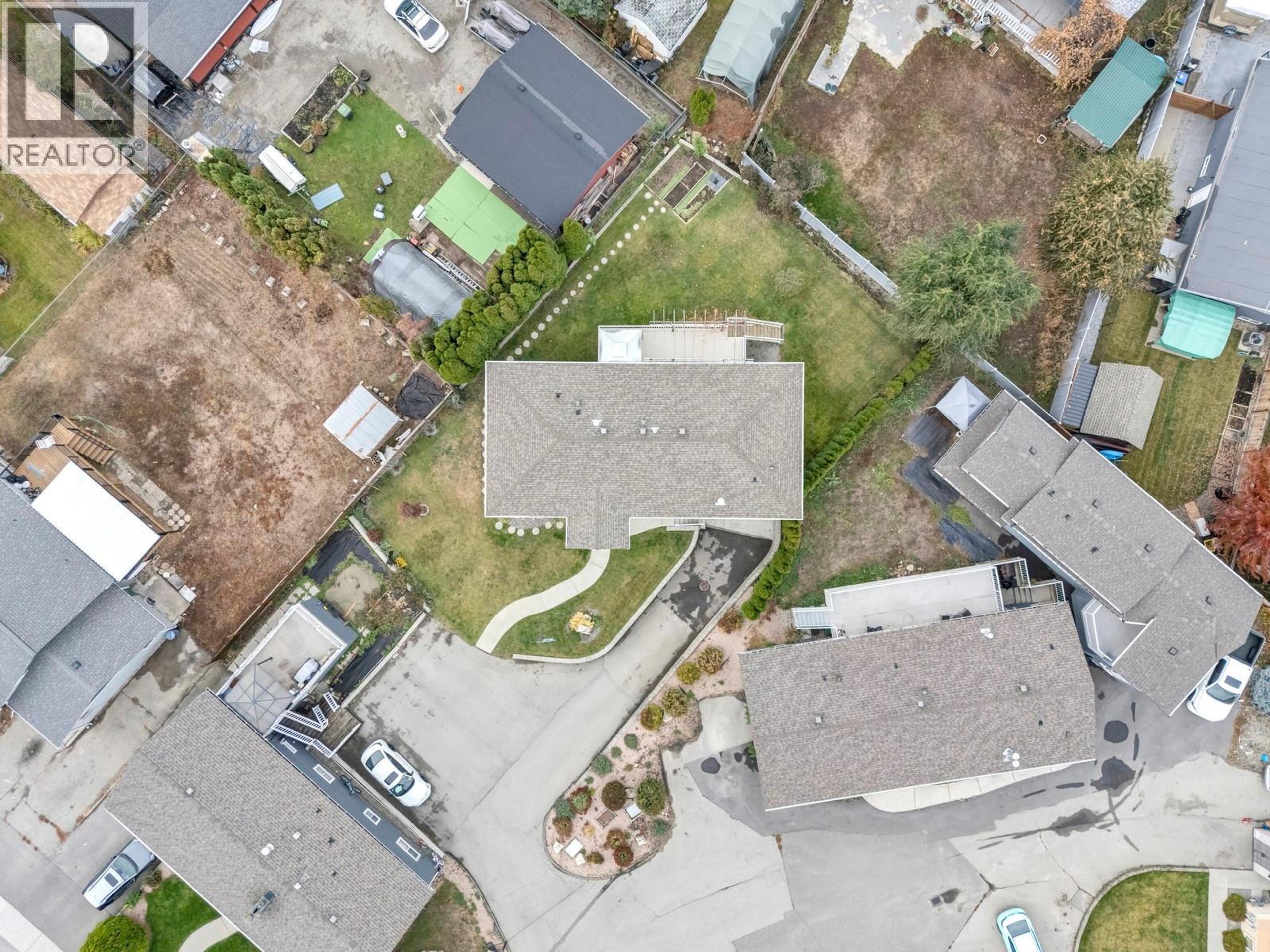 202 Pearson Road, Kelowna - Exteriors - Drone/Aerial View - Photo 9