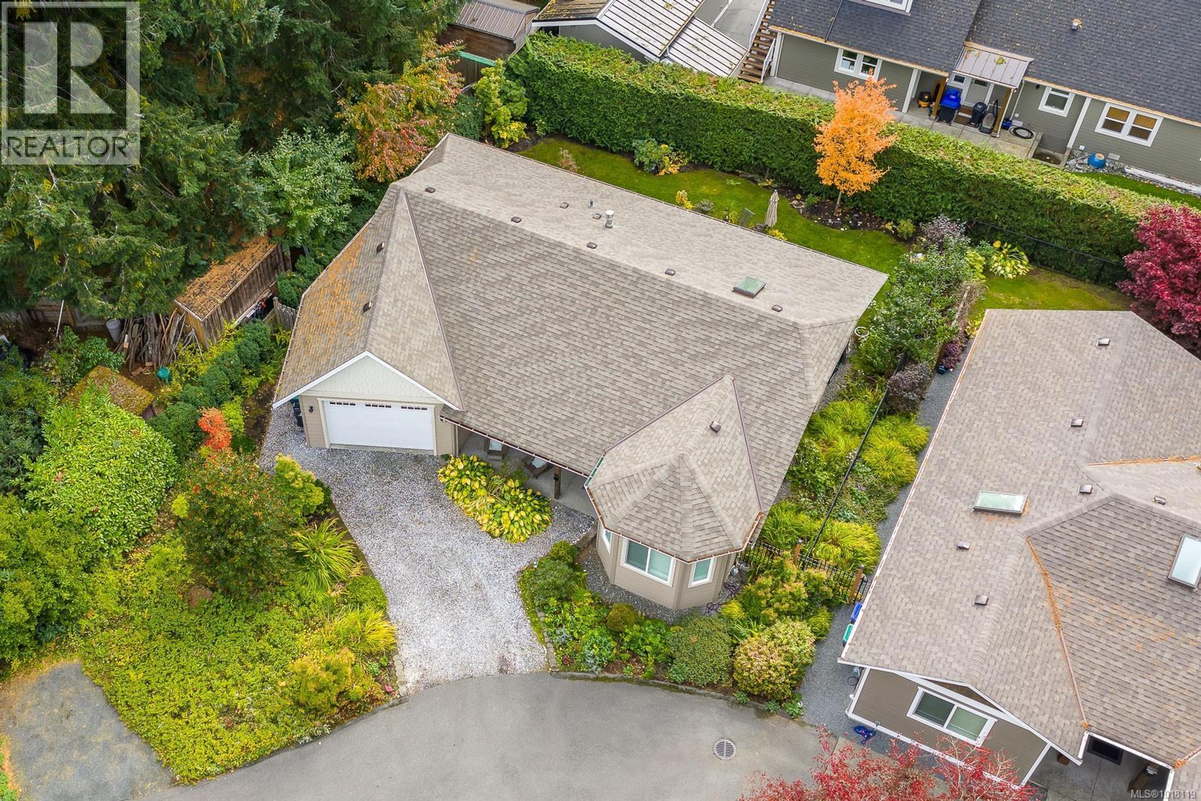 1861 Queens Ave, Comox - Exteriors - Drone/Aerial View - Photo 3