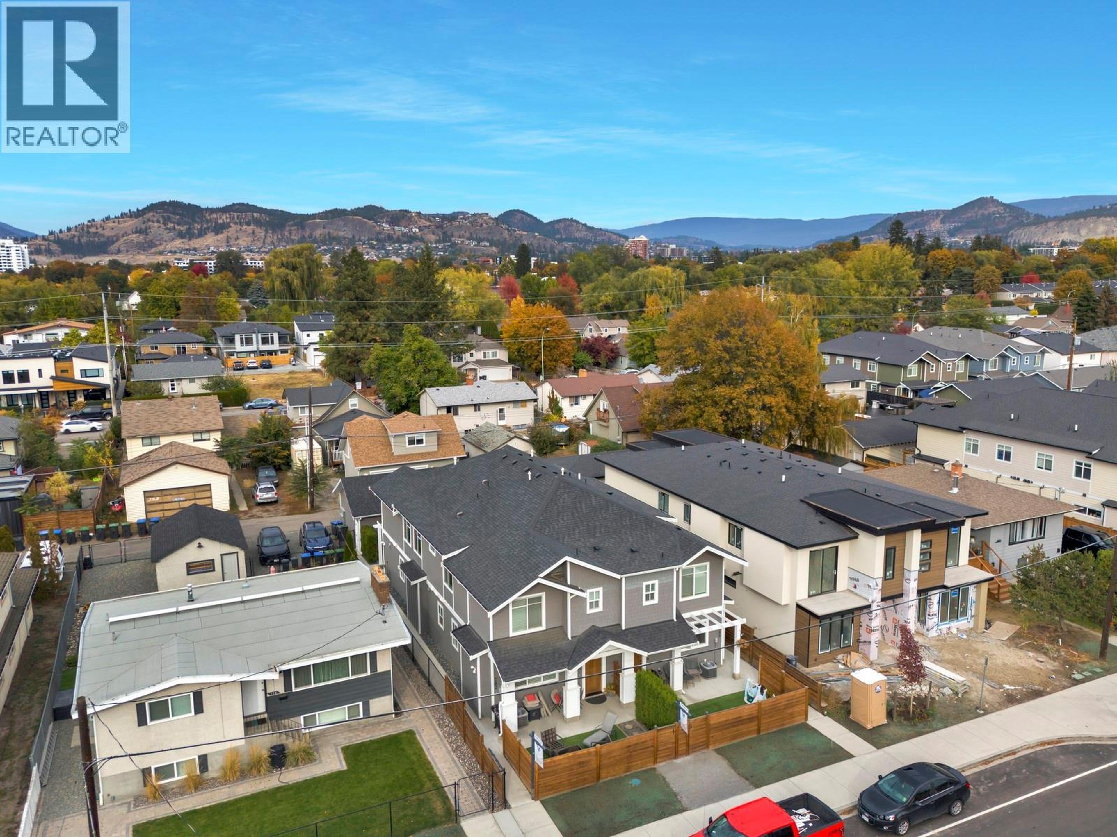 784 Glenwood Avenue, Kelowna - Exteriors - Full Complex View, Drone/Aerial View - Photo 5