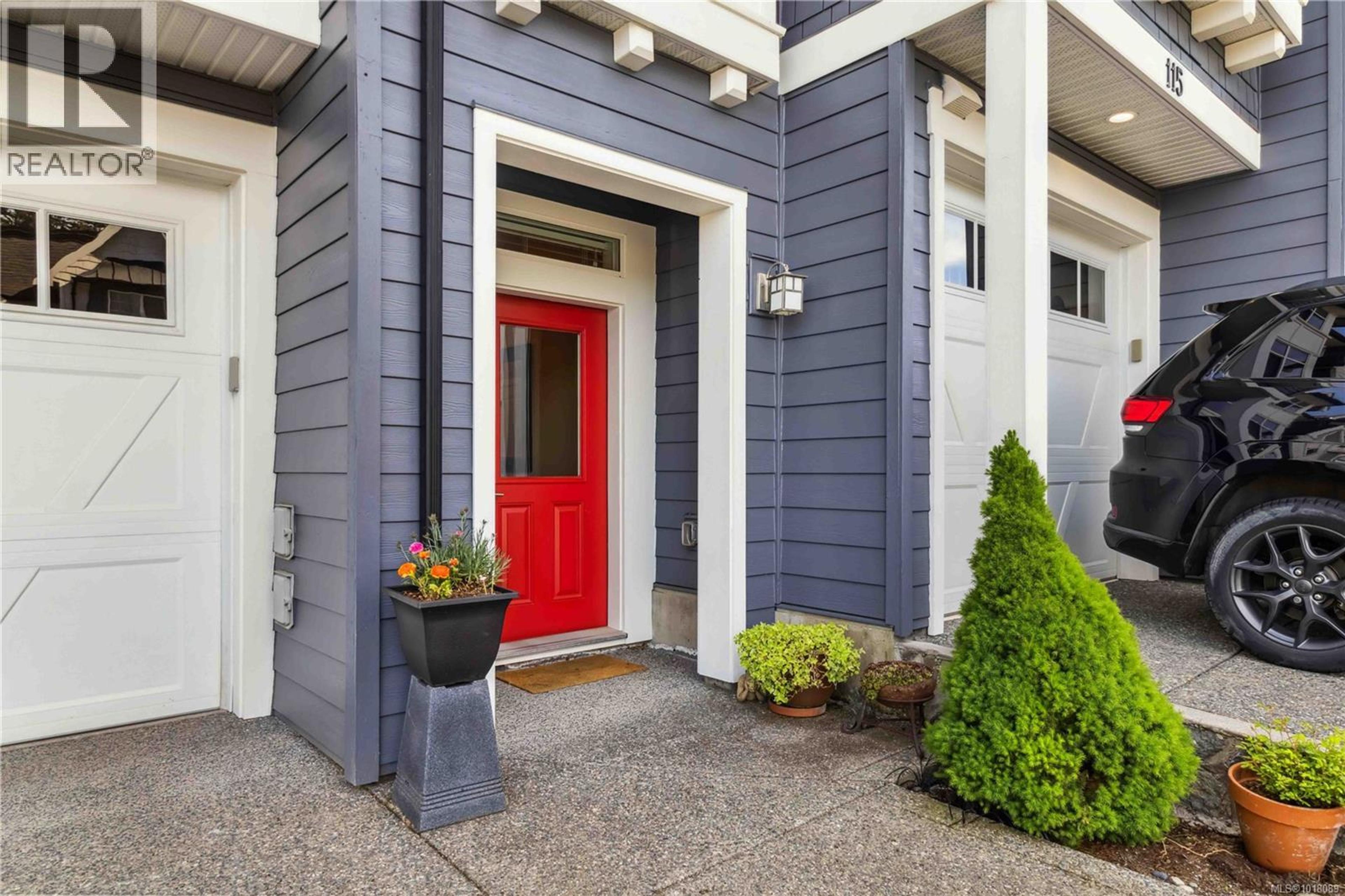 1064 Gala Crt, Langford - Exteriors - Photo 6