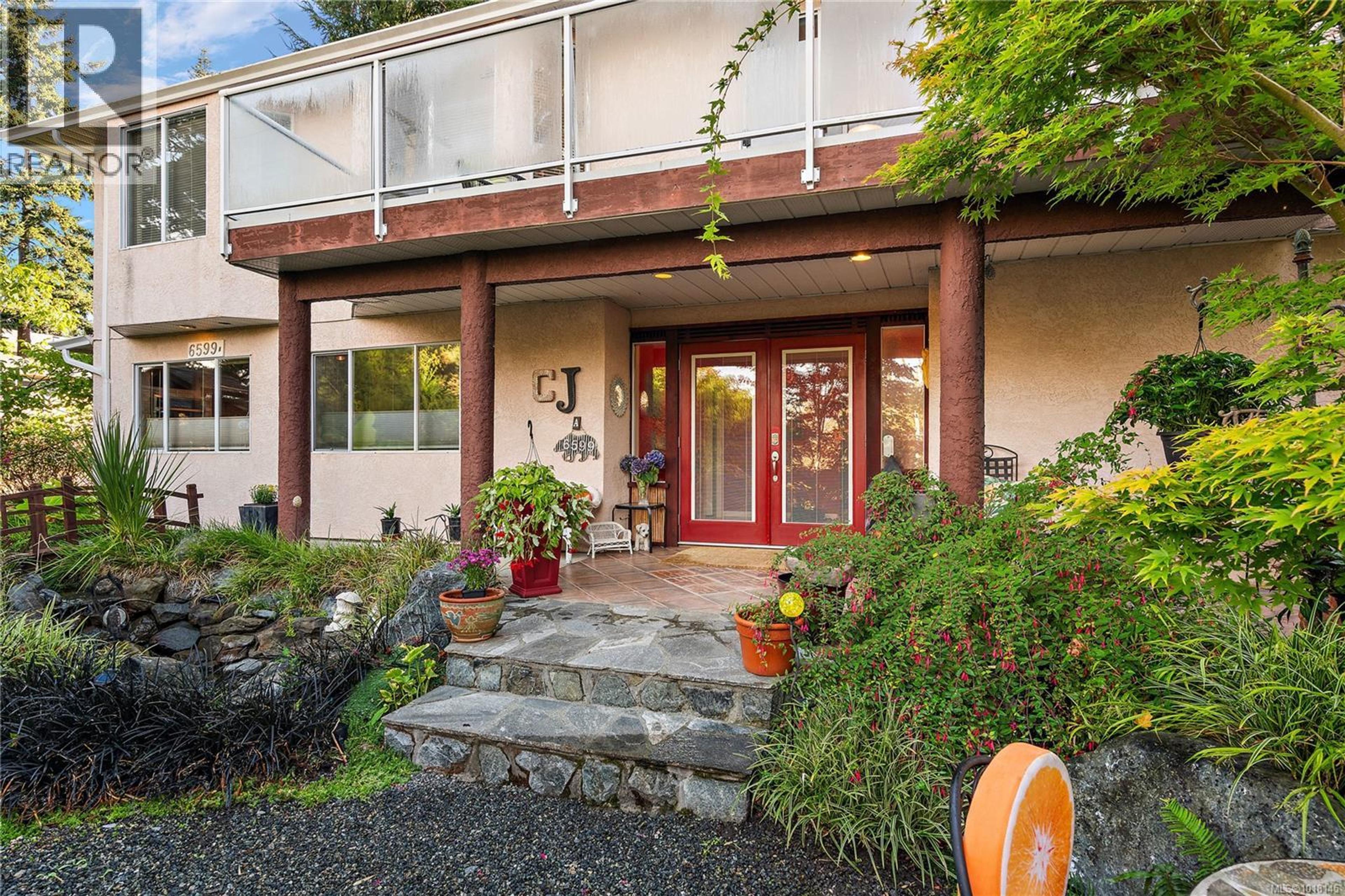 6599 Central Saanich Rd, Central Saanich - Exteriors - Photo 3