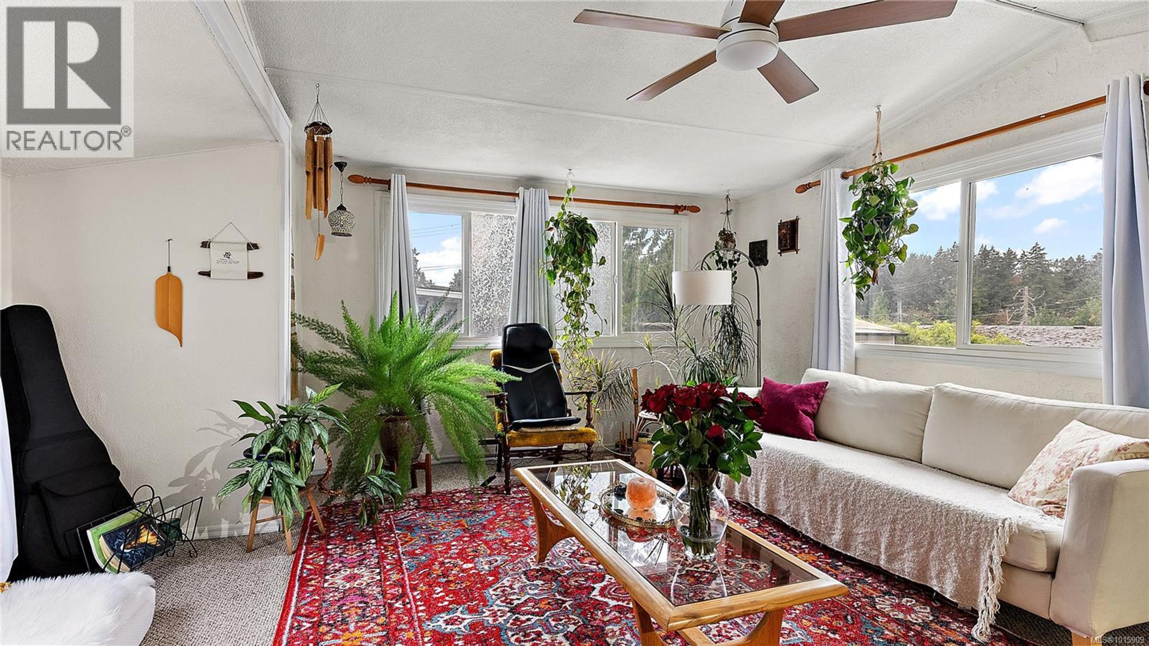 #11 2587 SELWYN RD - Image 3