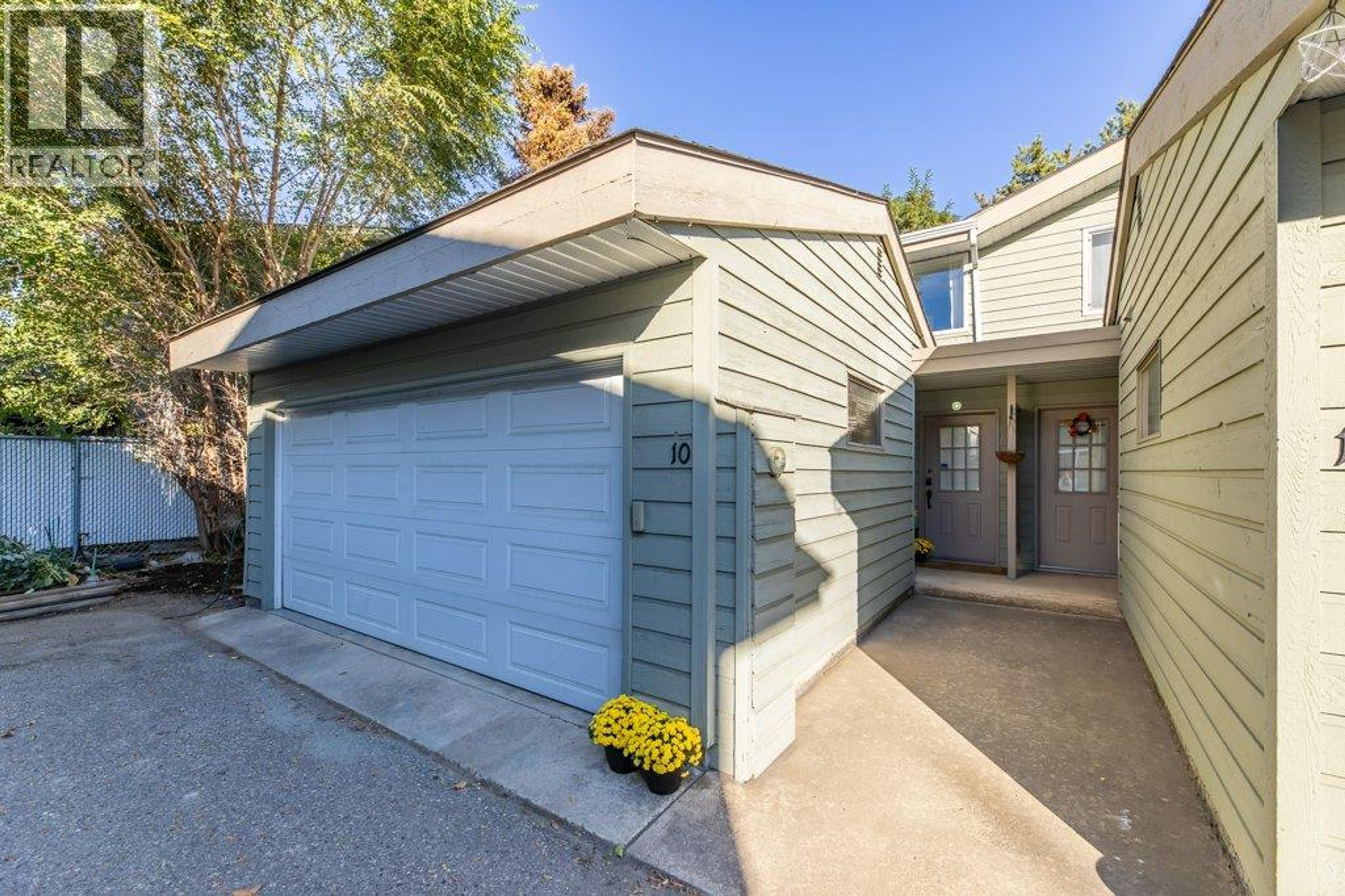 1950 Burtch Road, Kelowna - Exteriors - Photo 4