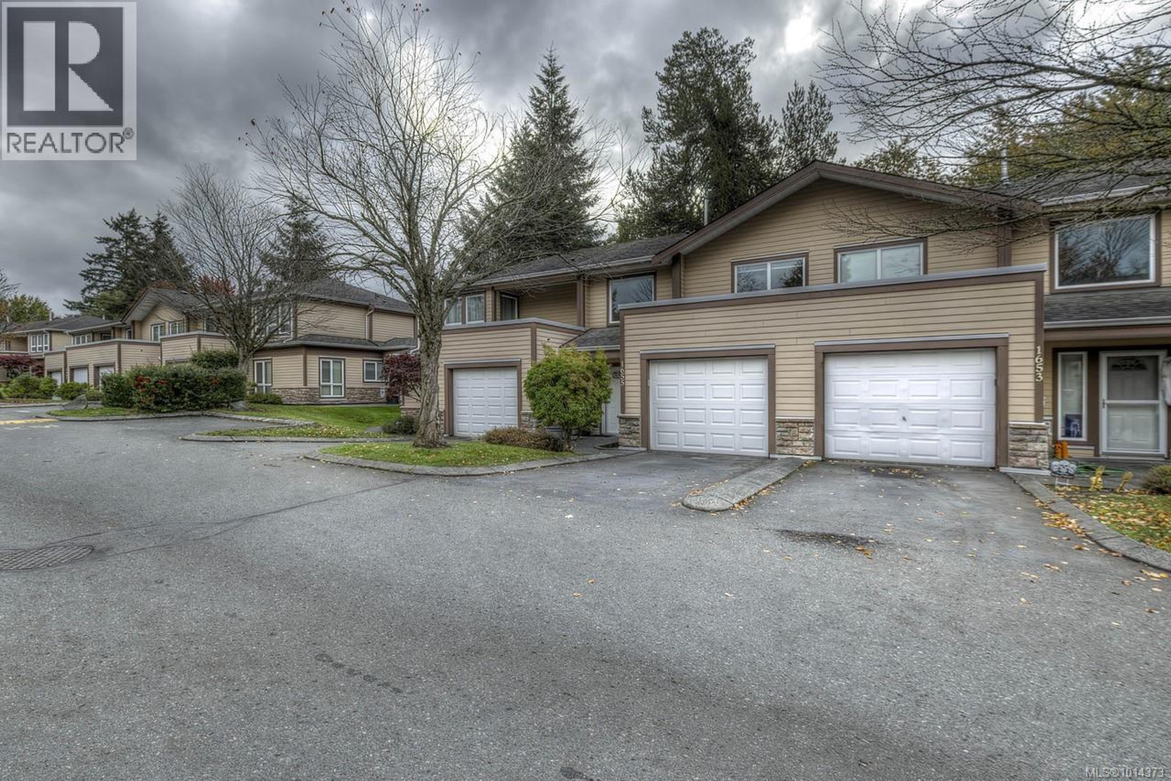 1664 Creekside Dr, Nanaimo - Exteriors - Full Complex View - Photo 1