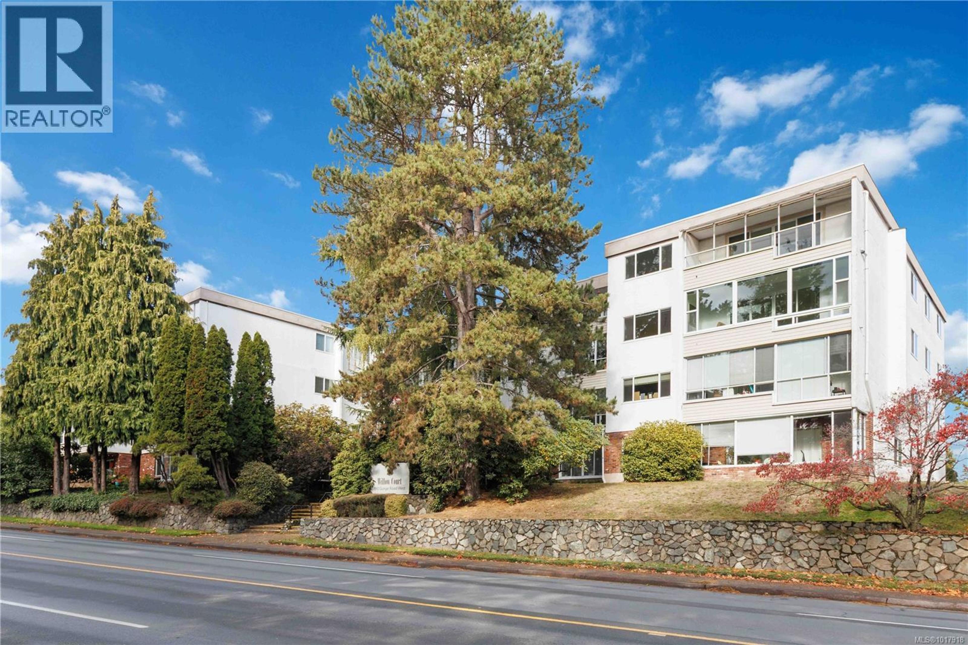 190 Gorge Rd W, Saanich - Exteriors - Full Complex View - Photo 6