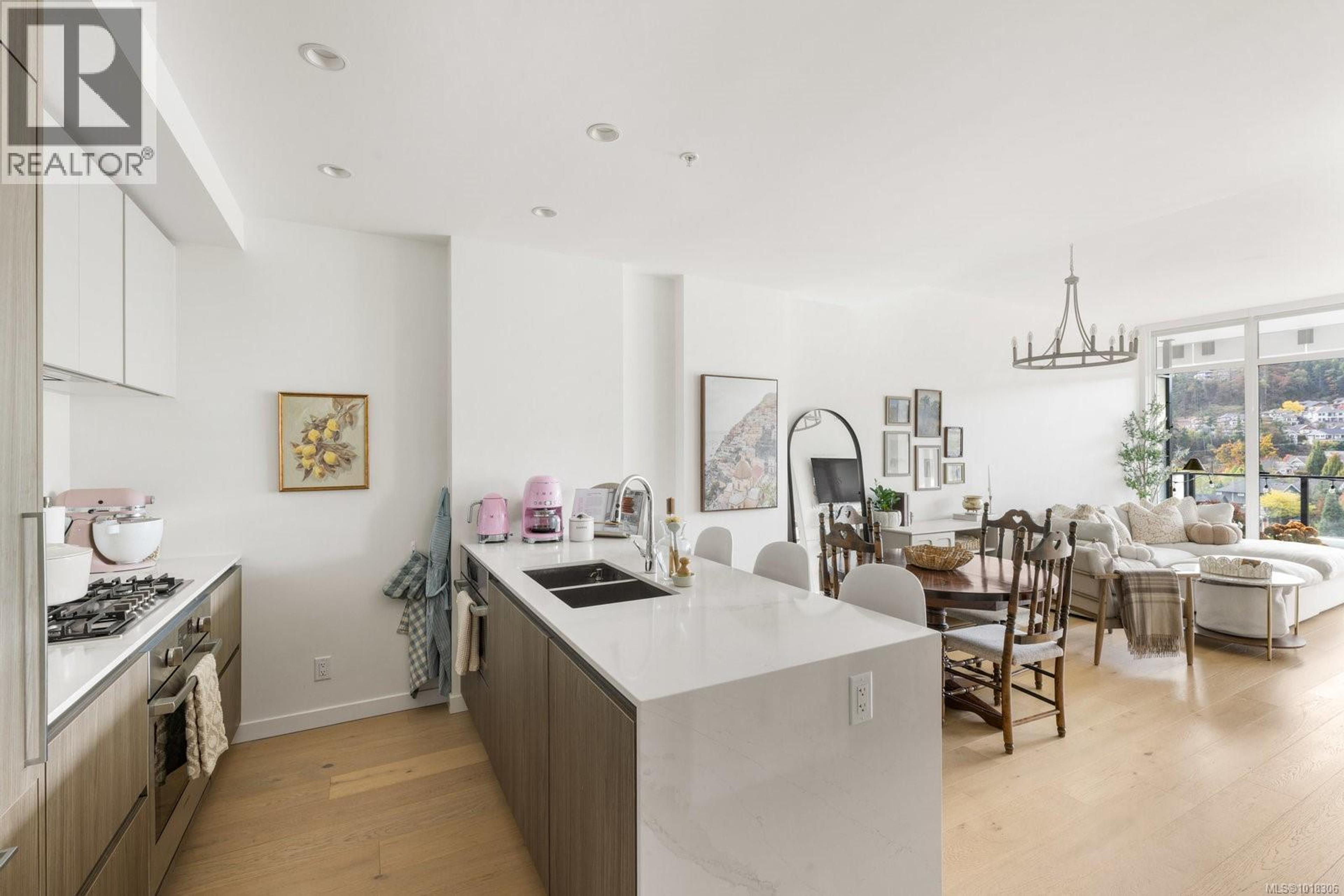 #1413 2000 HANNINGTON RD - Image 2