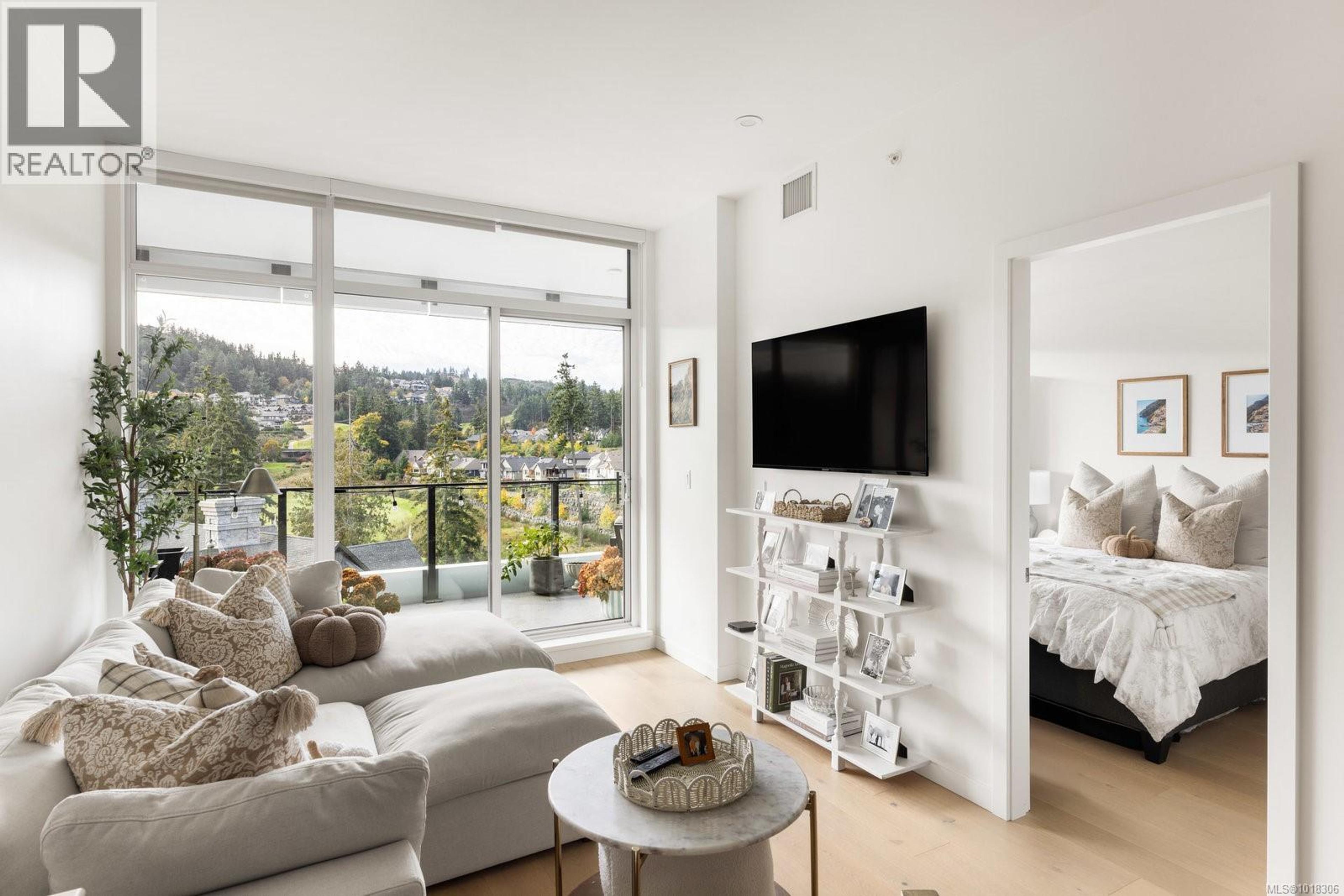 #1413 2000 HANNINGTON RD - Image 3