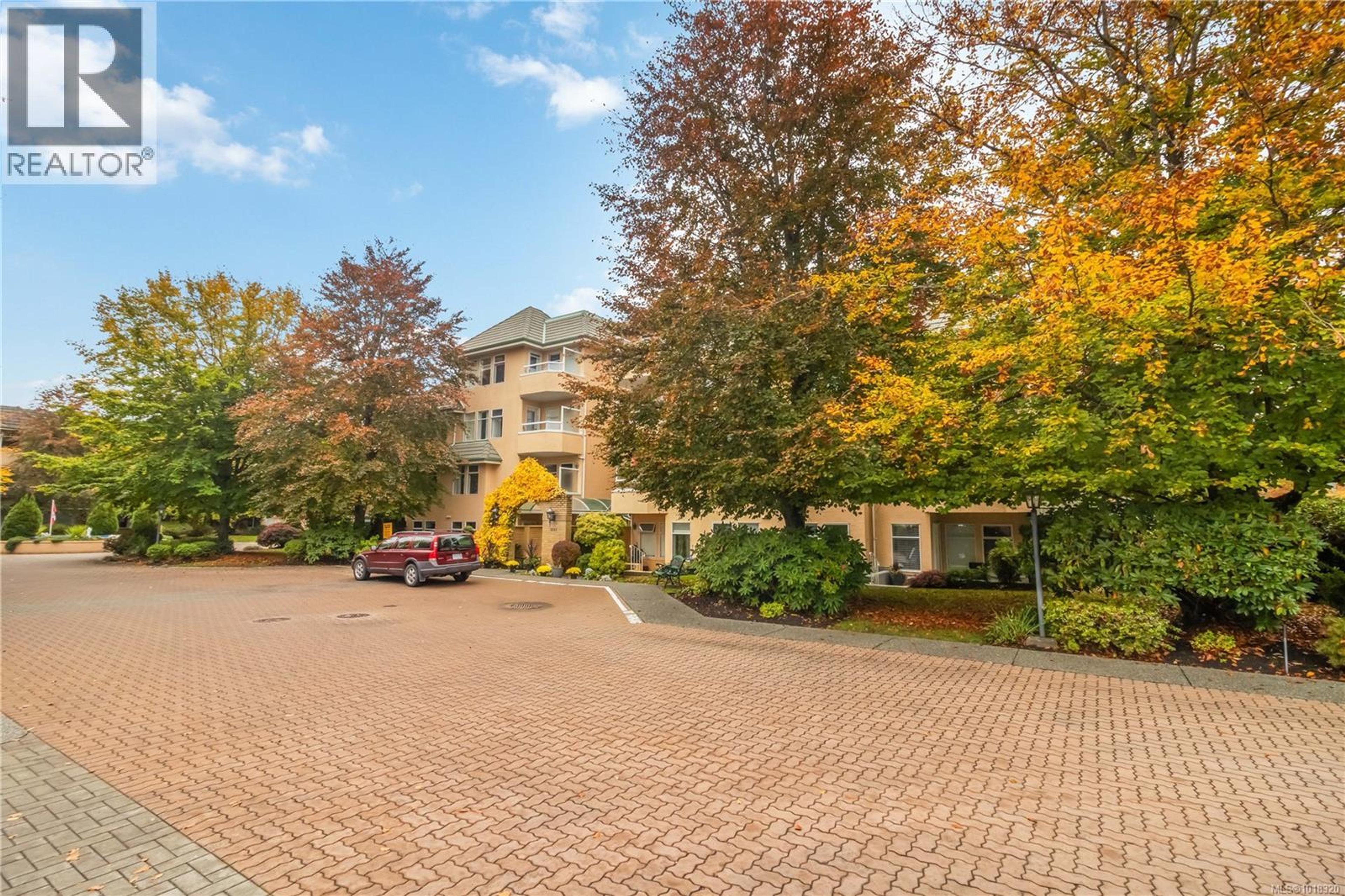 2311 Mills Rd, Sidney - Exteriors - Photo 5