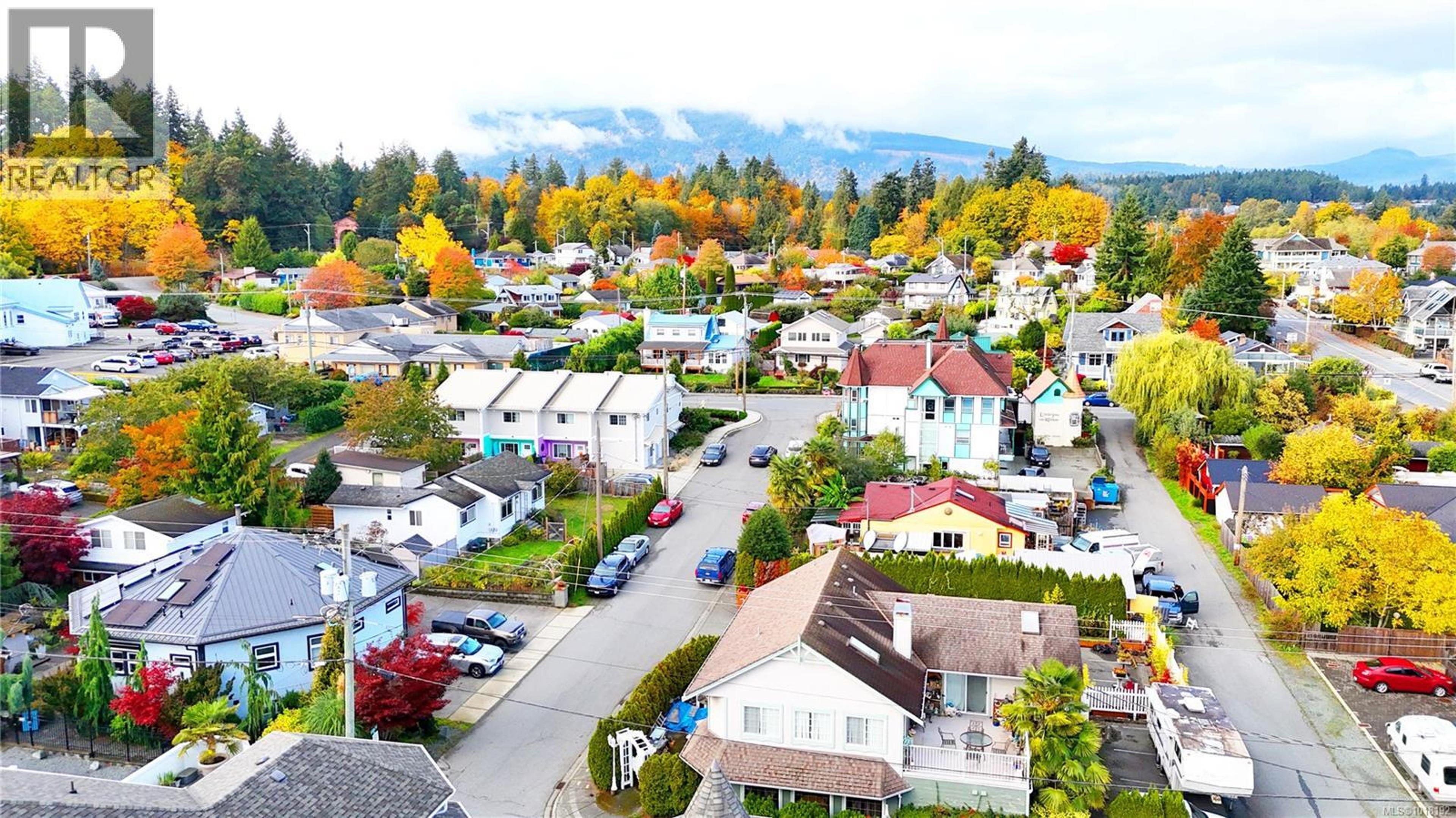 9844 Croft St, Chemainus - Exteriors - Full Complex View - Photo 6