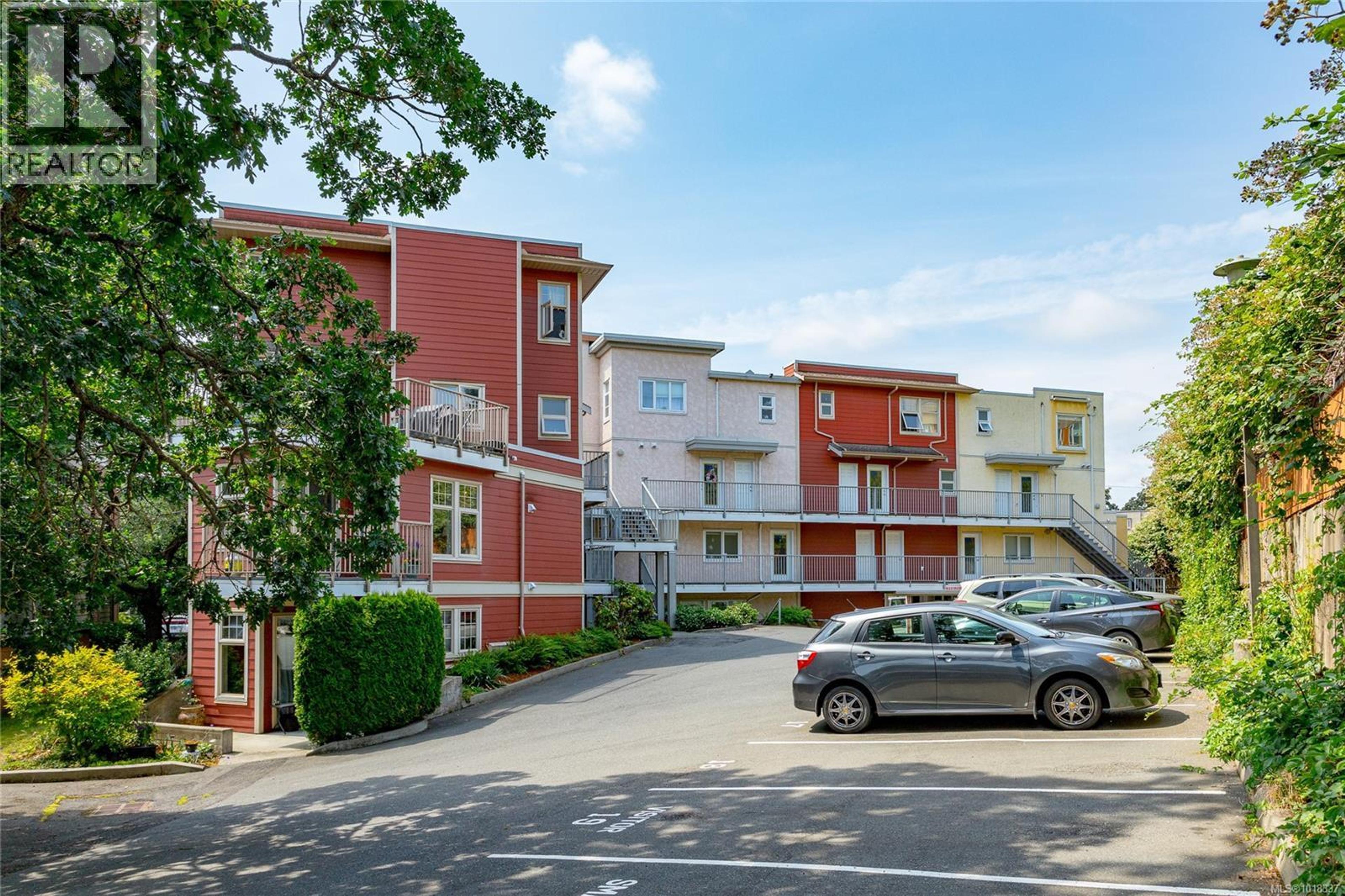 #305 908 BROCK AVE - Image 2