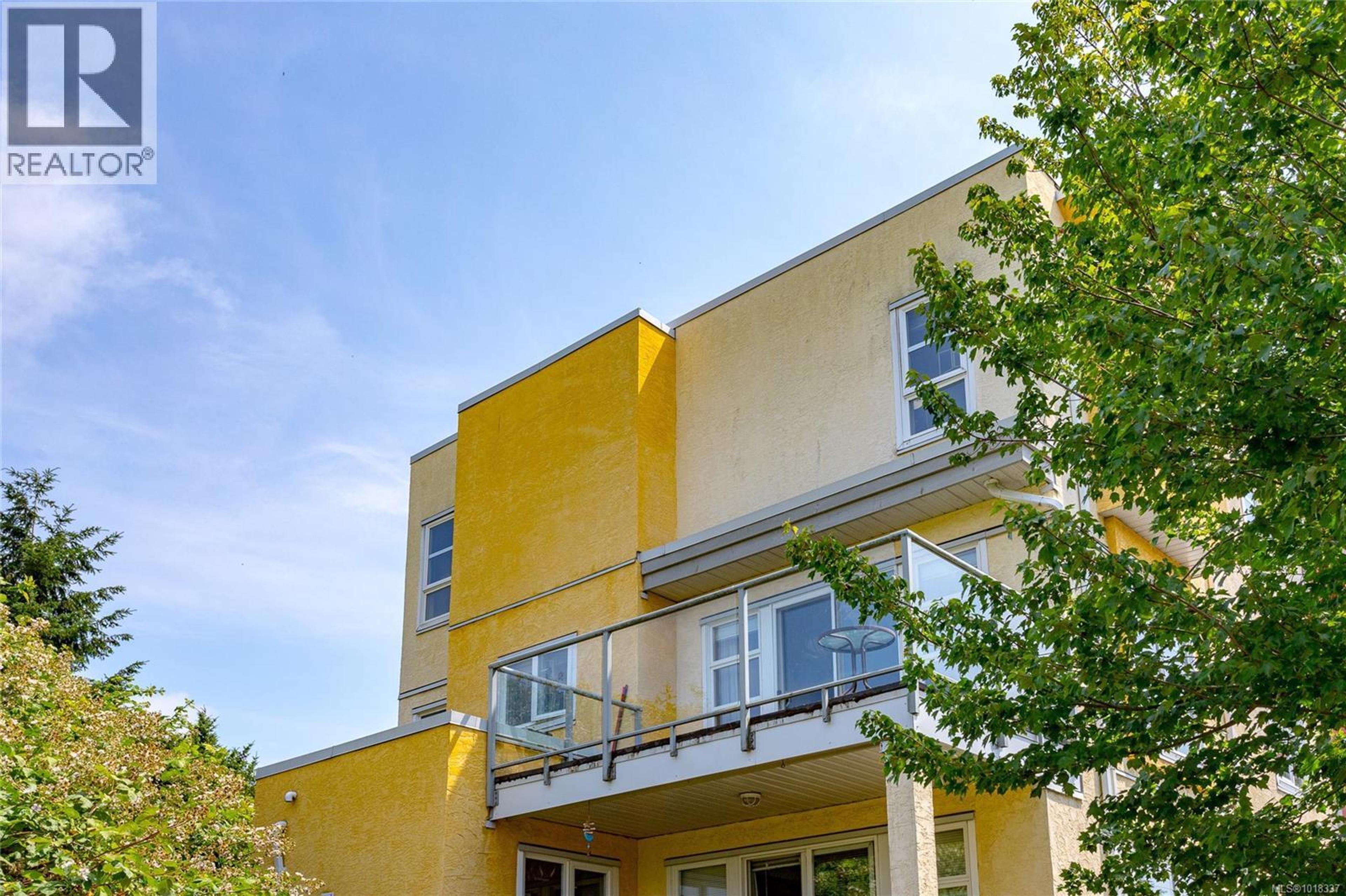 908 Brock Ave, Langford - Exteriors - Photo 3