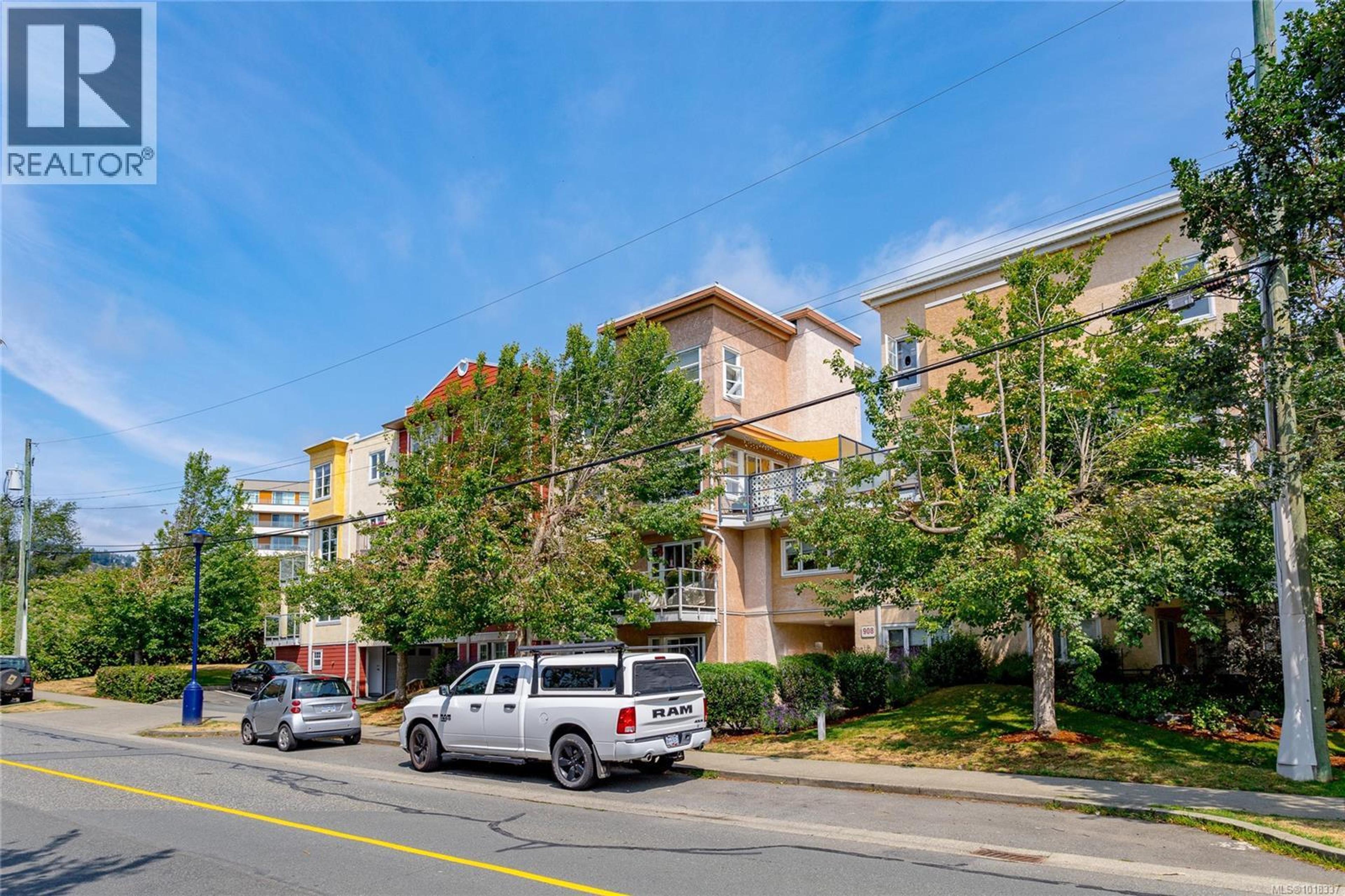 908 Brock Ave, Langford - Exteriors - Full Complex View - Photo 4