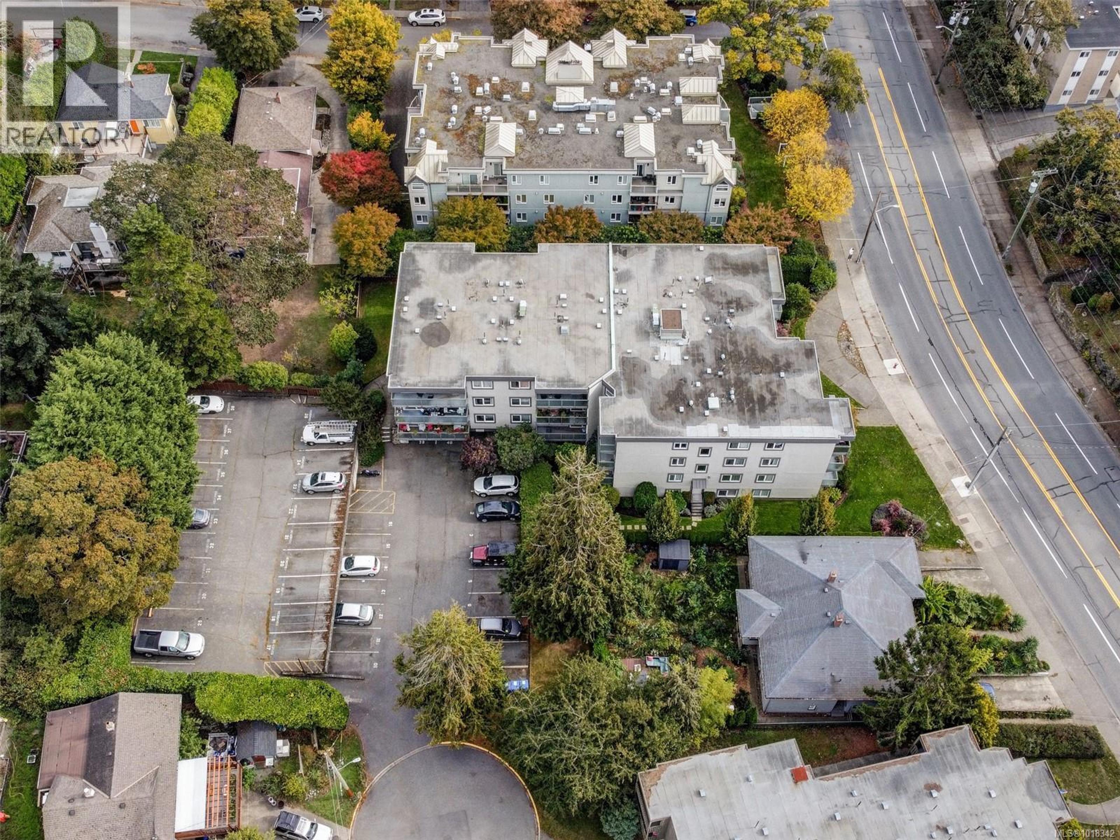 1342 Hillside Ave, Victoria - Exteriors - Full Complex View, Drone/Aerial View - Photo 5
