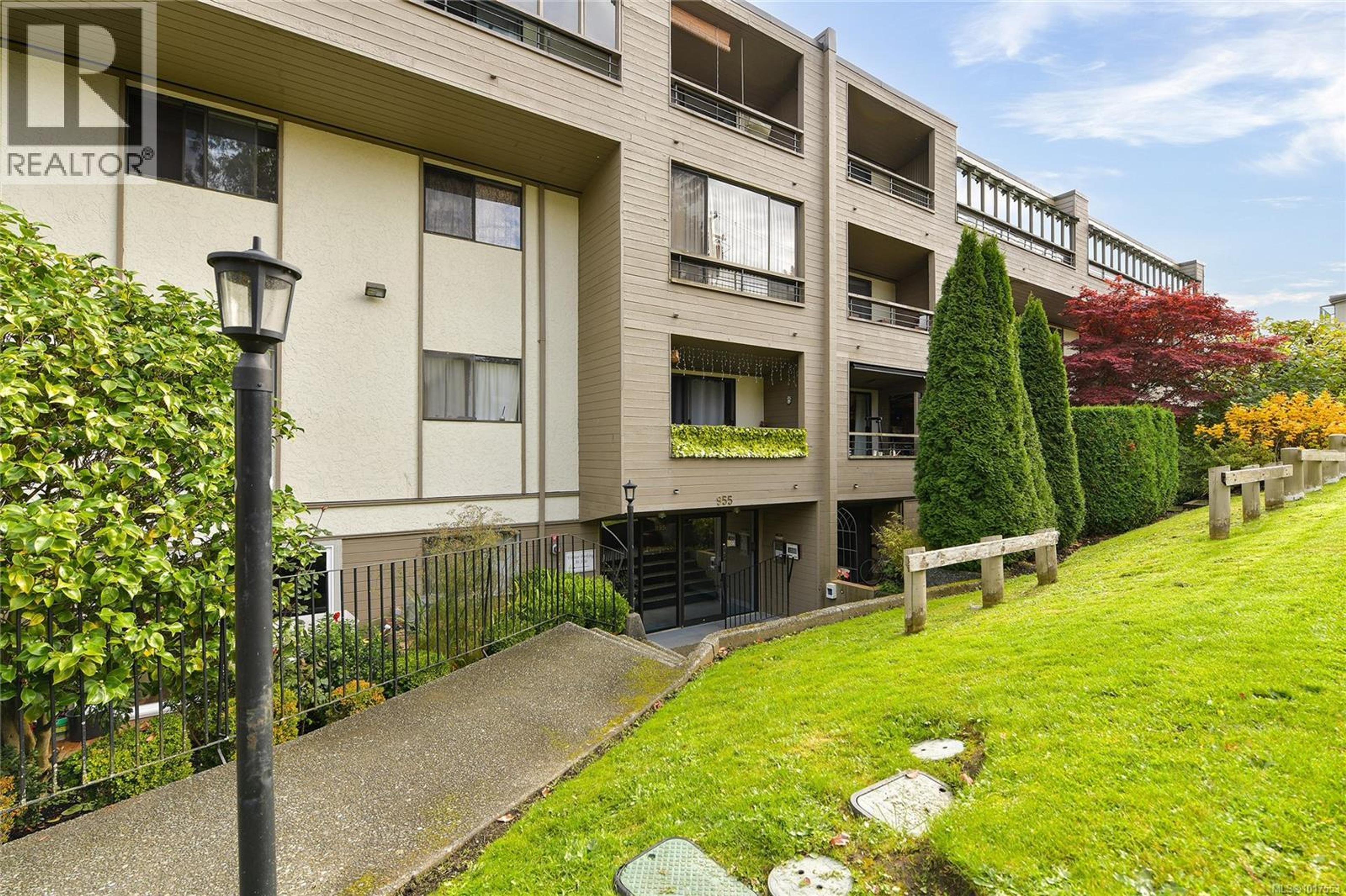 955 Dingley Dell, Esquimalt - Exteriors - Photo 1