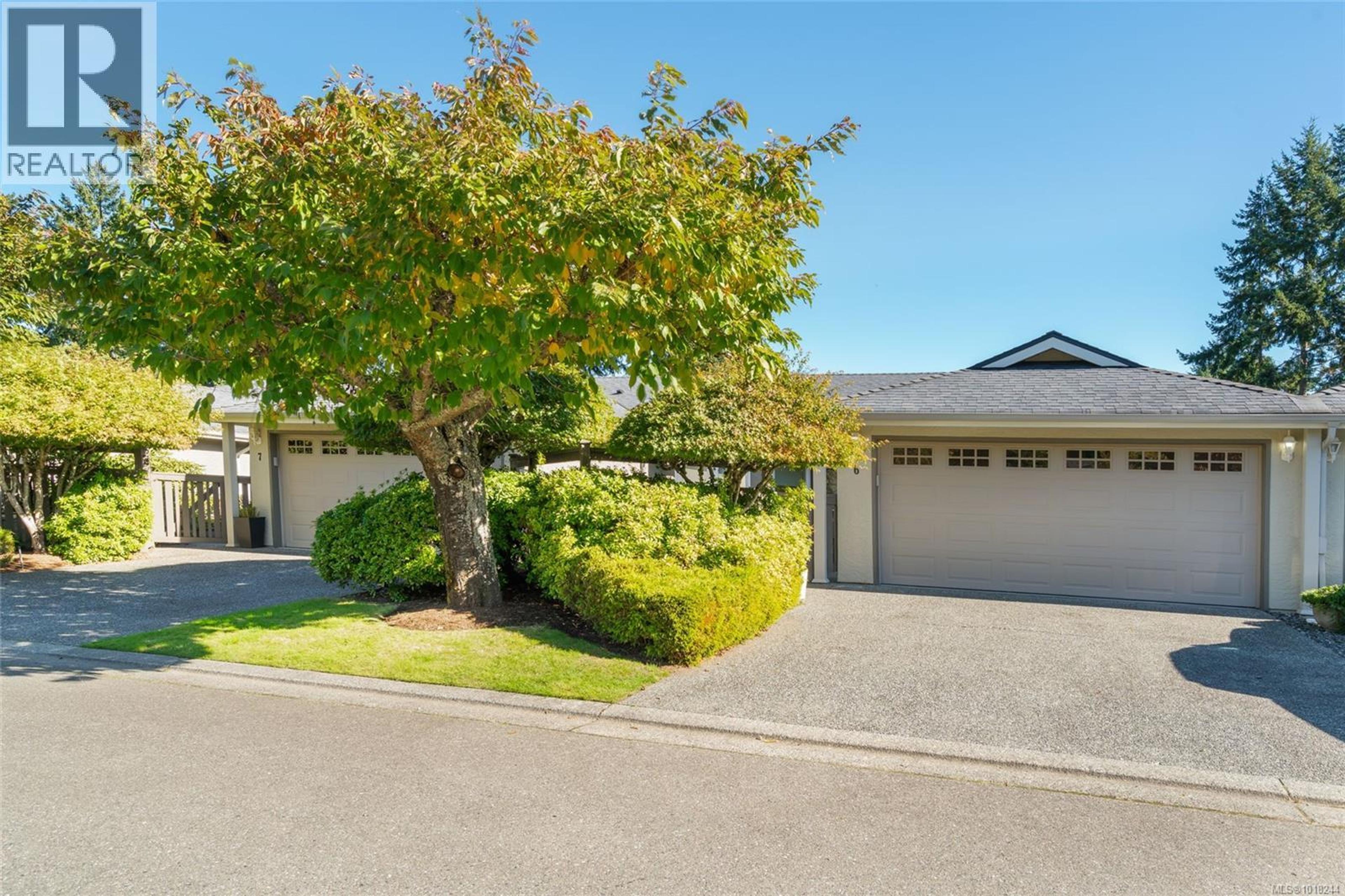 2655 Andover Rd, Nanoose Bay - Exteriors - Full Complex View - Photo 5