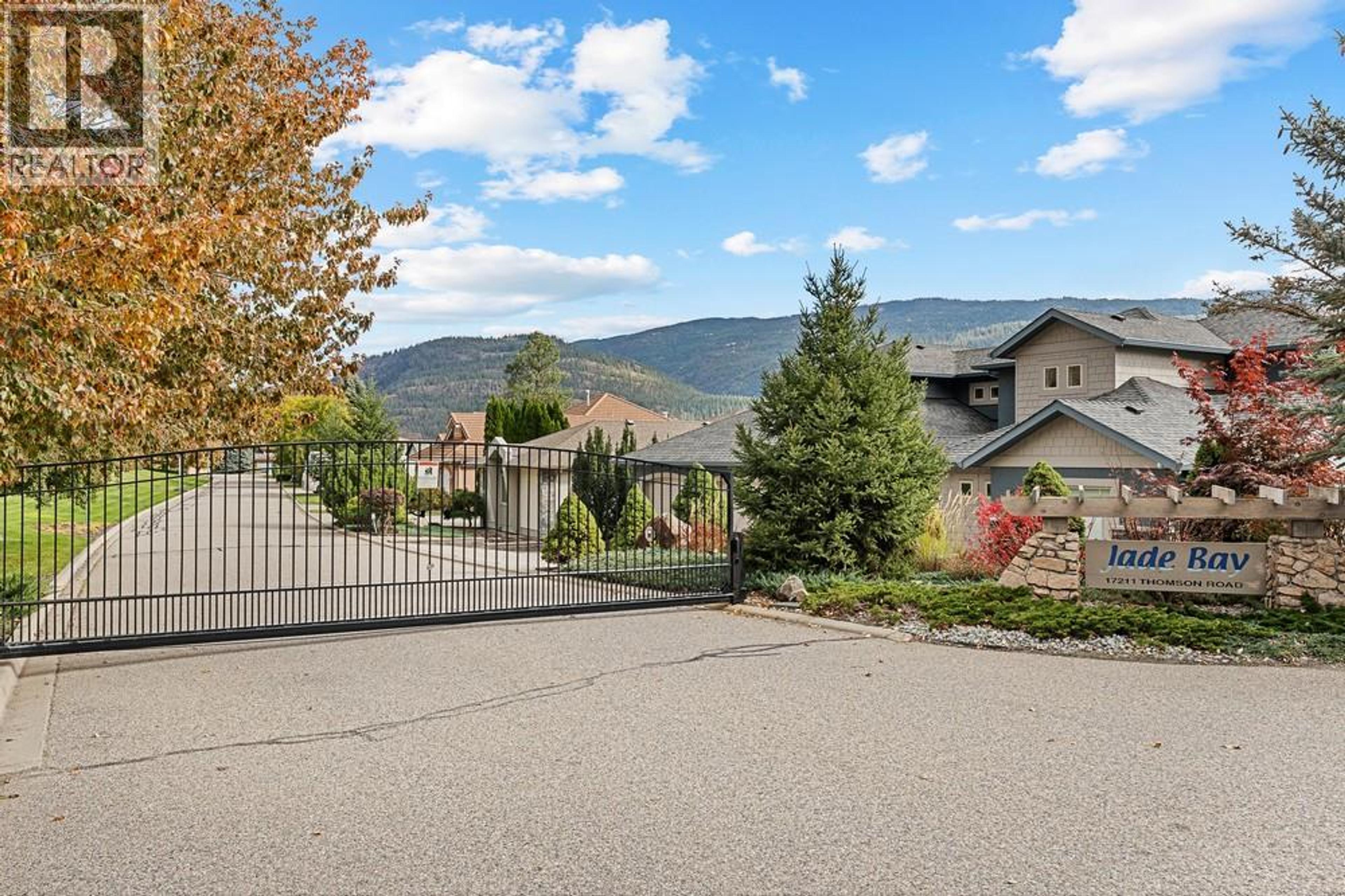 17211 Thomson Road, Lake Country - Exteriors - Full Complex View - Photo 5