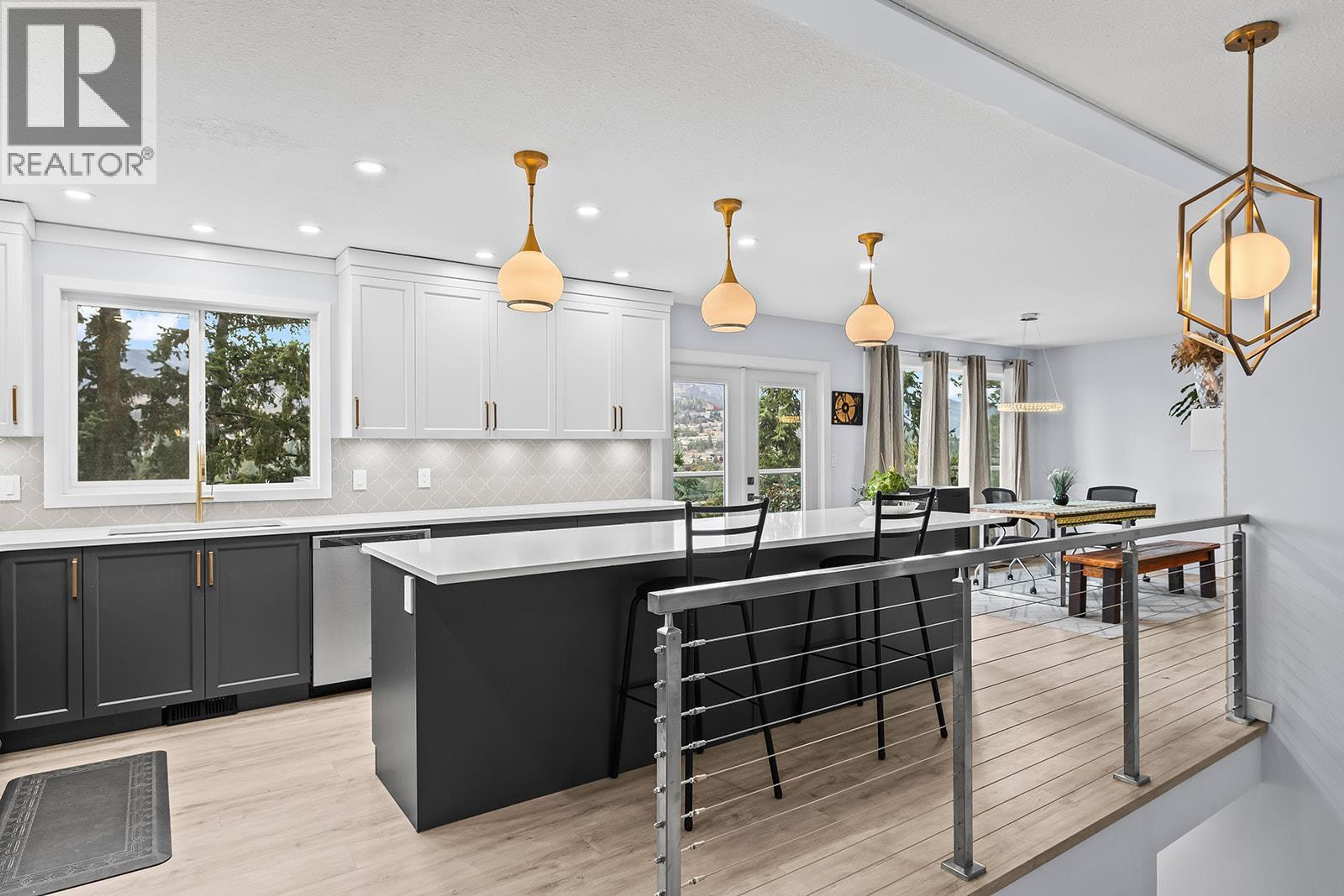 2420 BOUCHERIE ROAD - Main Image