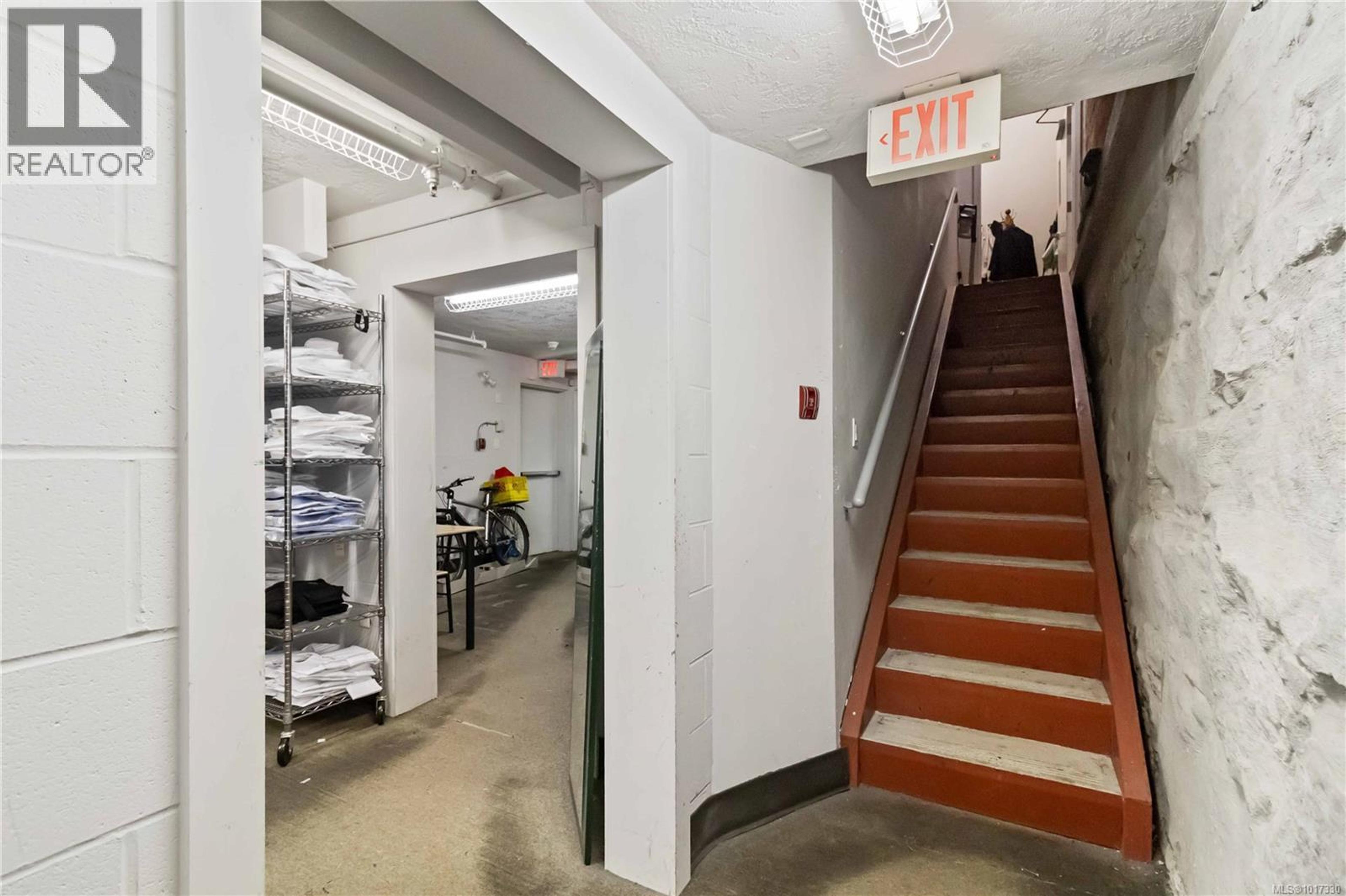 534 Yates St, Victoria - Common Areas - Elevators / Stairwells - Photo 2