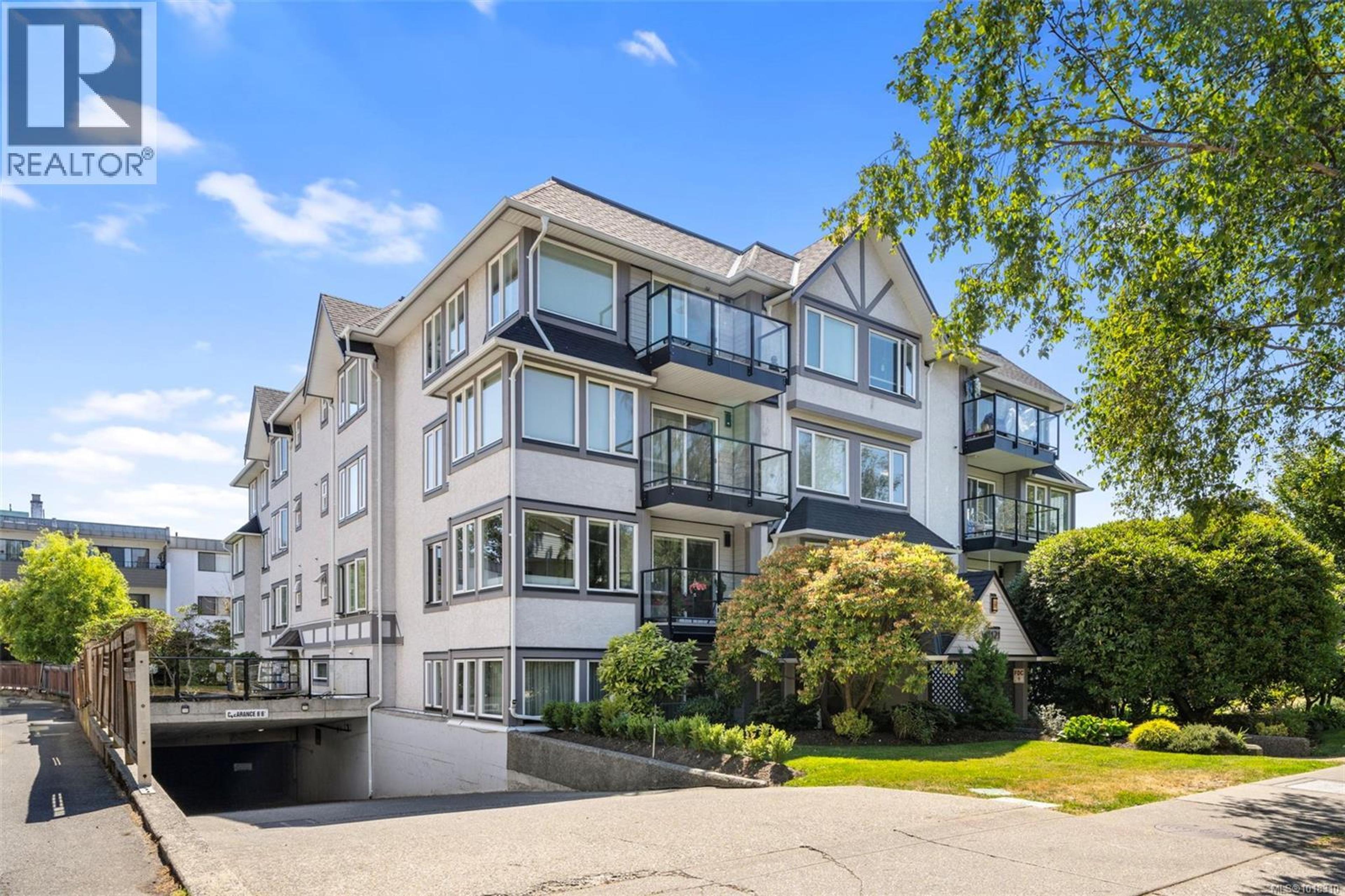 1121 Oscar St, Victoria - Exteriors - Photo 6