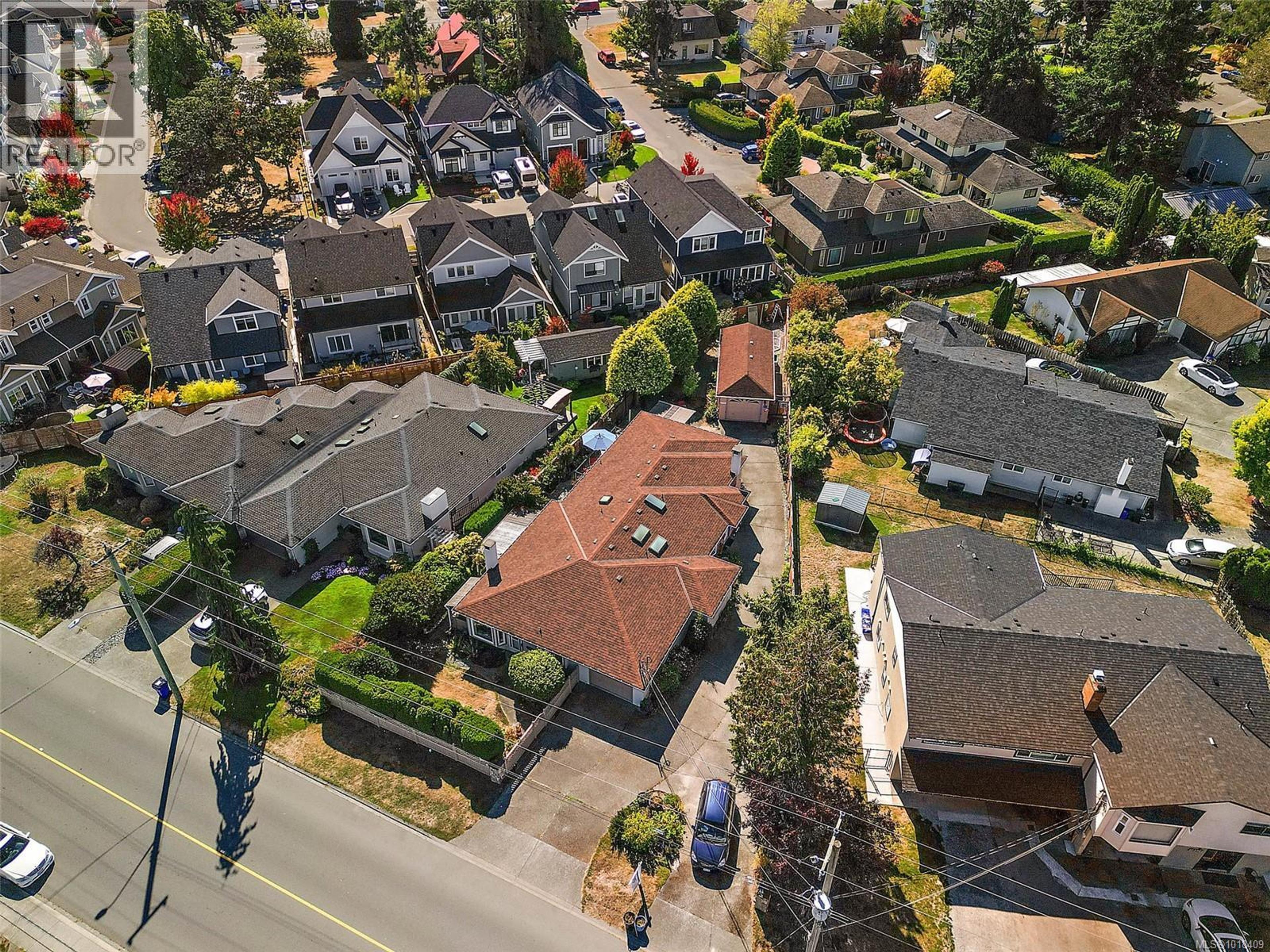 10386 Resthaven Dr, Sidney - Exteriors - Drone/Aerial View, Full Complex View - Photo 6