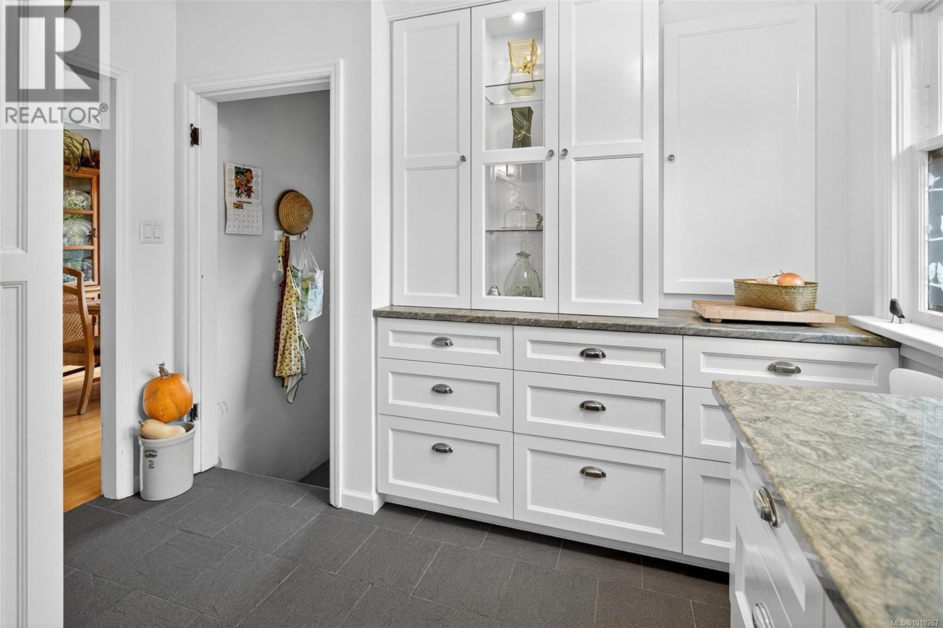 416 RICHMOND AVE - Image 3