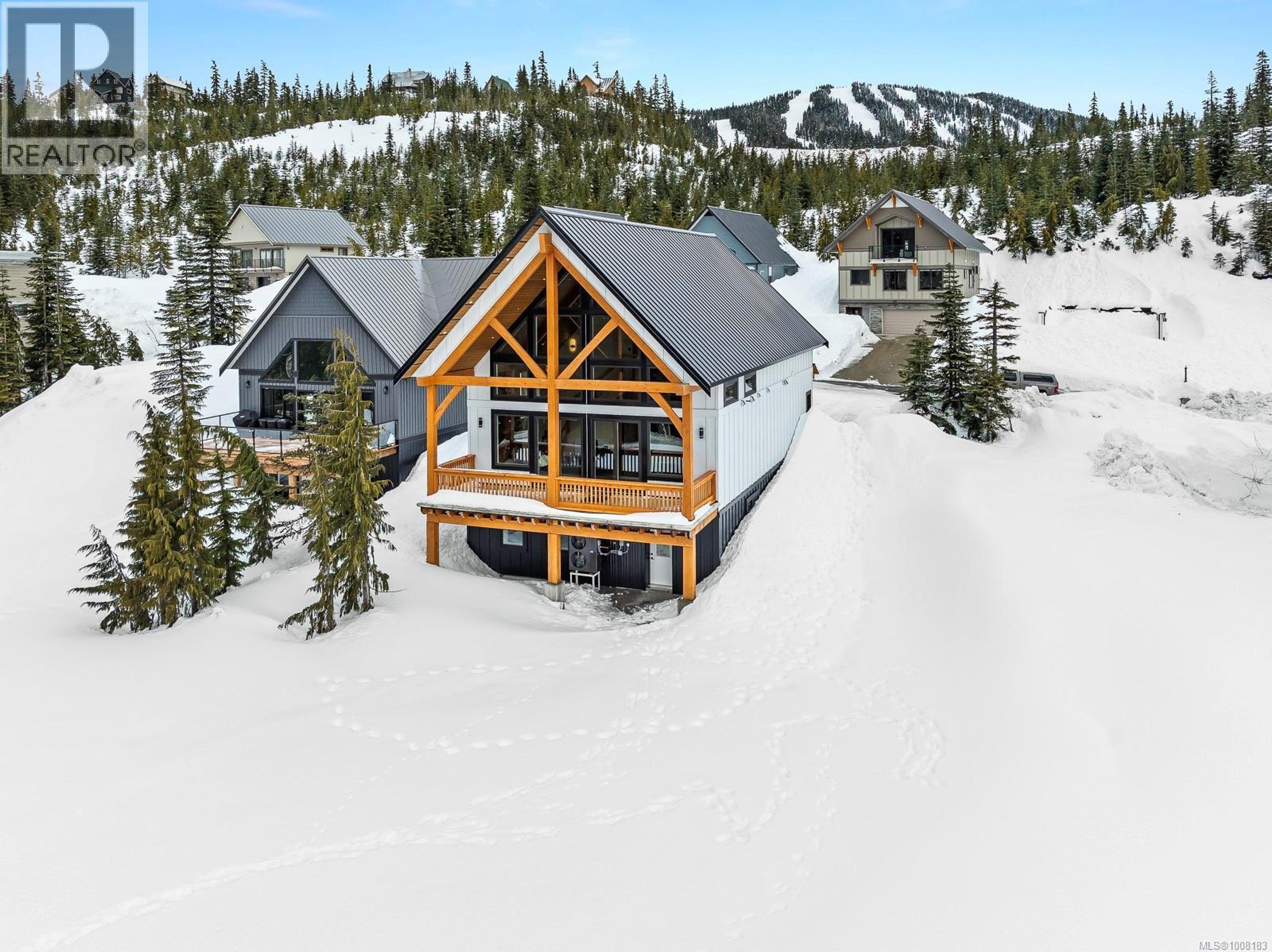 570 Arrowsmith Ridge, Courtenay - Exteriors - Full Complex View, Drone/Aerial View - Photo 3