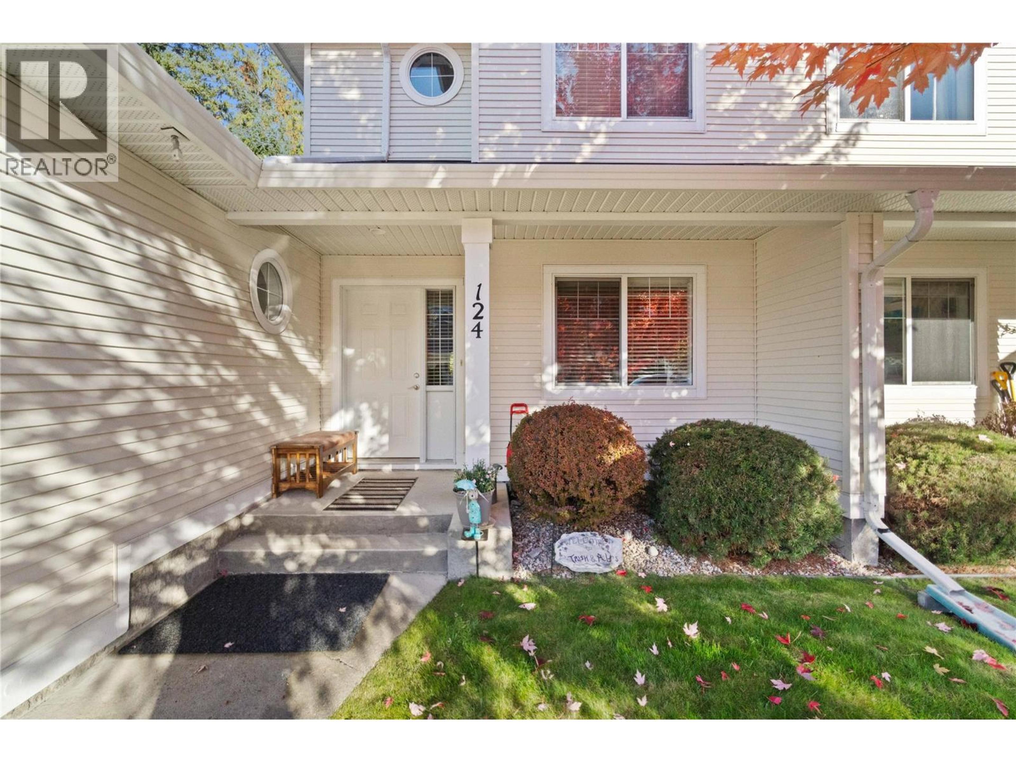 222 Martin Street, Sicamous - Exteriors - Photo 5