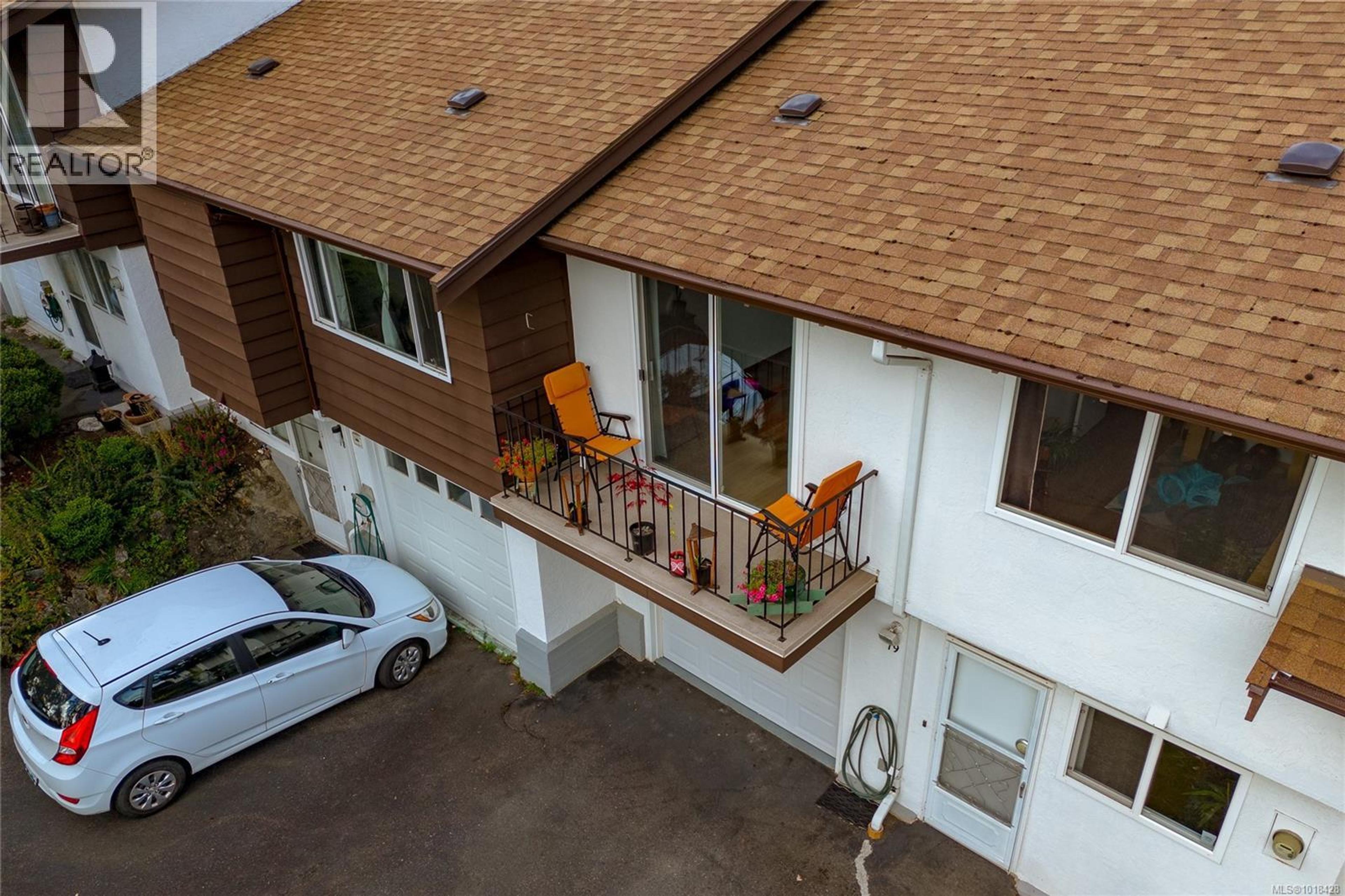 278 Island Hwy, View Royal - Exteriors - Photo 4