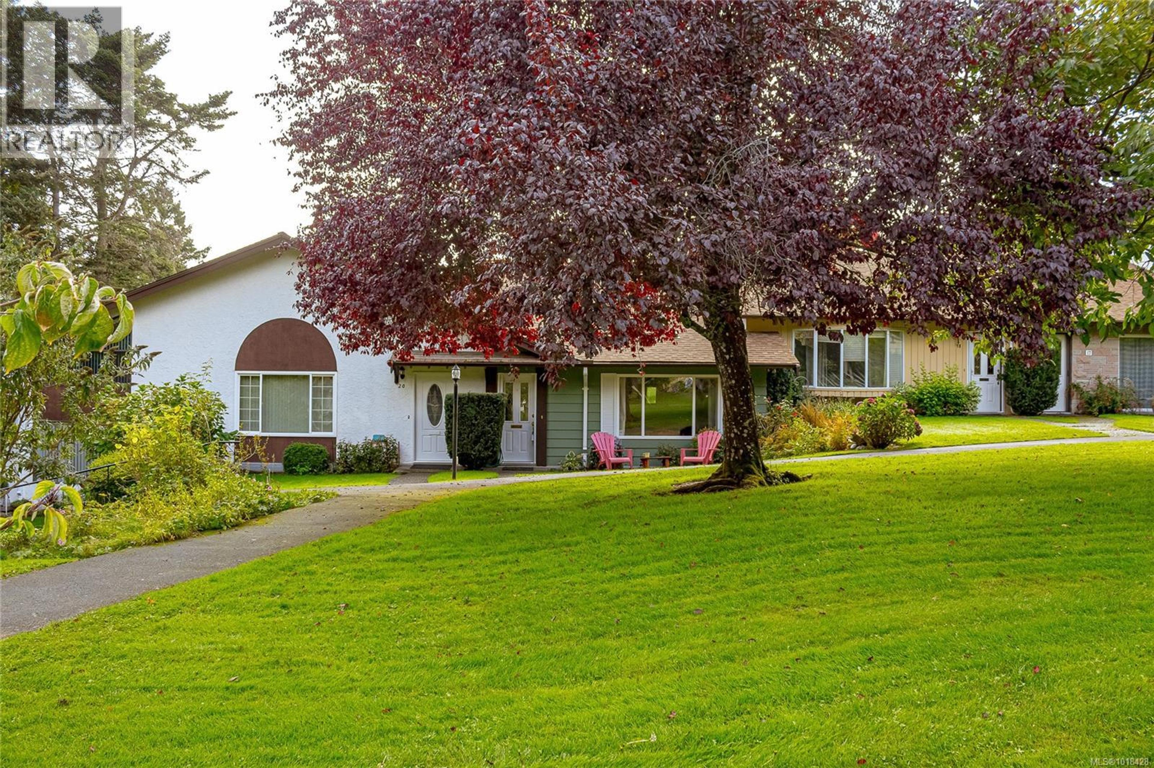 278 Island Hwy, View Royal - Exteriors - Photo 11