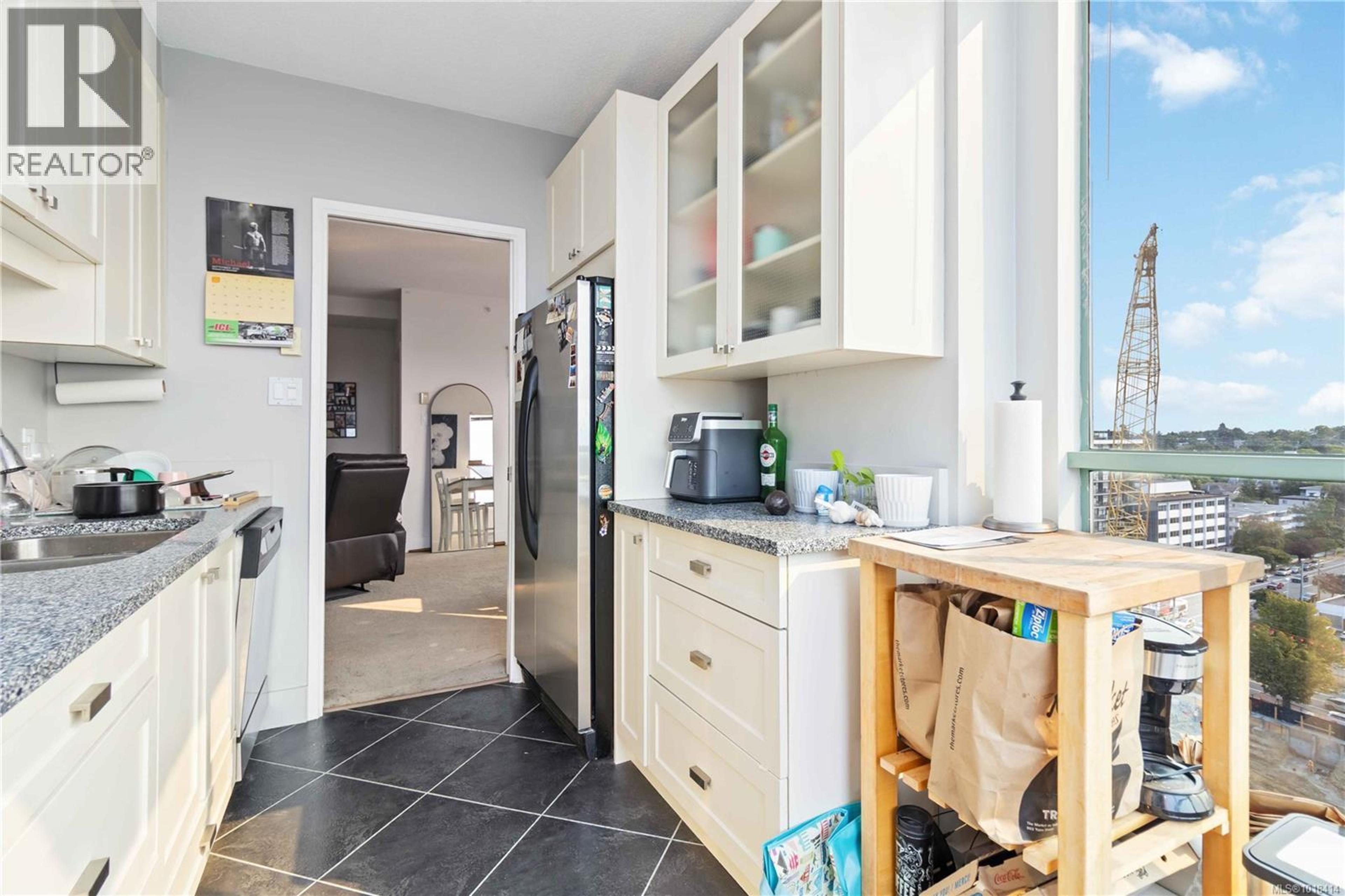 #1507 1020 VIEW ST - Image 3